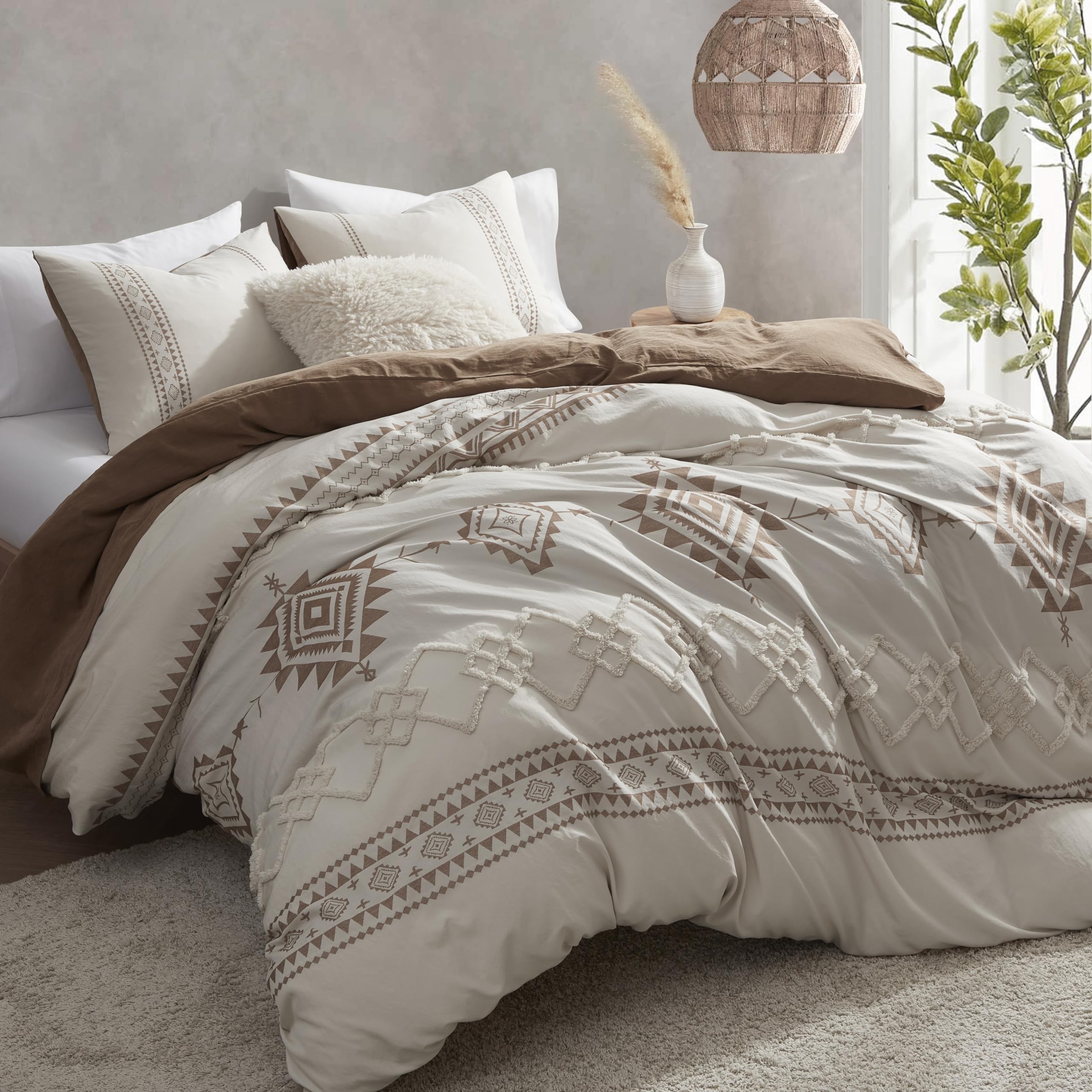 Left. Earthley Blooms - Boho Duvet Cover Set And Color Clash 3 Pieces Microfiber Bedding Durable Super Soft Covers With Zipper Ties - Beige&terracotta-King.