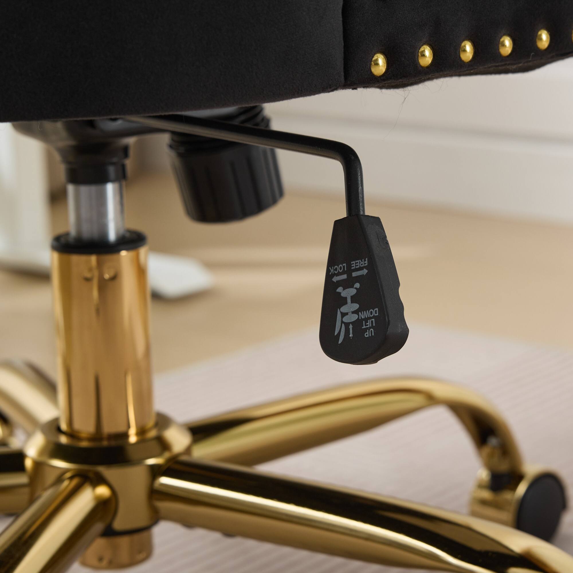 LOCK FREE  
DOWN LIFT UP