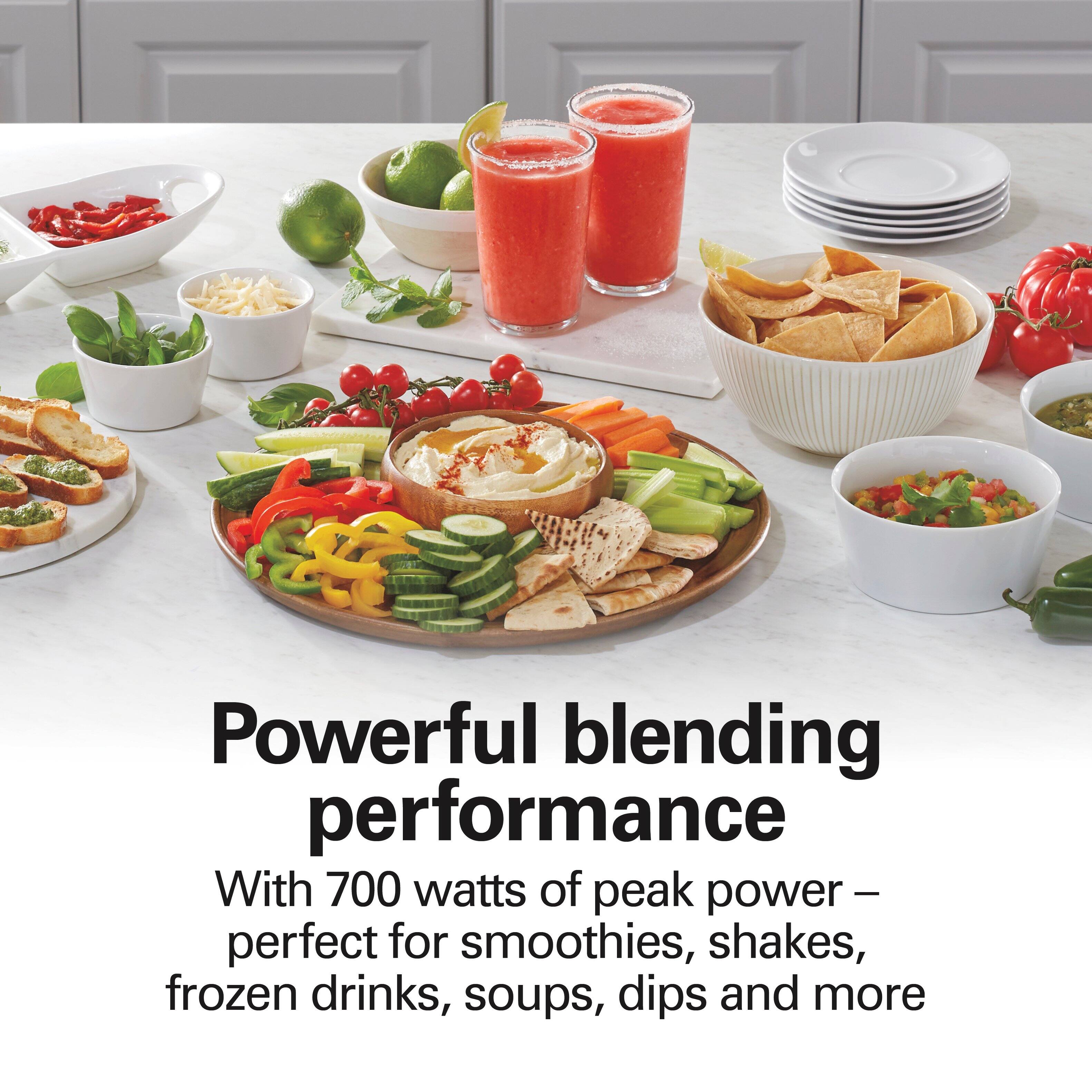 Powerful blending performance  
With 700 watts of peak power – perfect for smoothies, shakes, frozen drinks, soups, dips and more