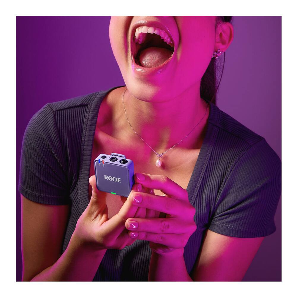 Left. RODE - RODE Wireless GO (Gen 3) Compact Wireless Microphone System (White).