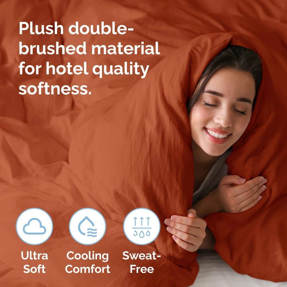 Plush double-brushed material for hotel quality softness.

Ultra Soft  
Cooling Comfort  
Sweat-Free