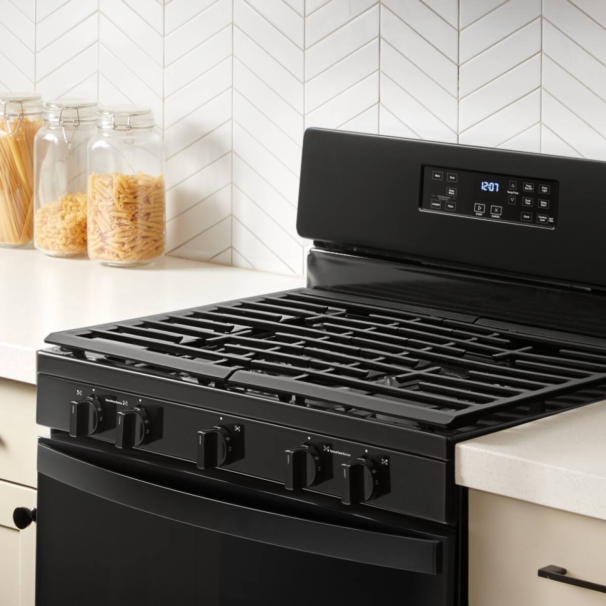 Alt View 8. Whirlpool - 5.1 Cu. Ft. Freestanding Gas Range with Broiler Drawer - Black.