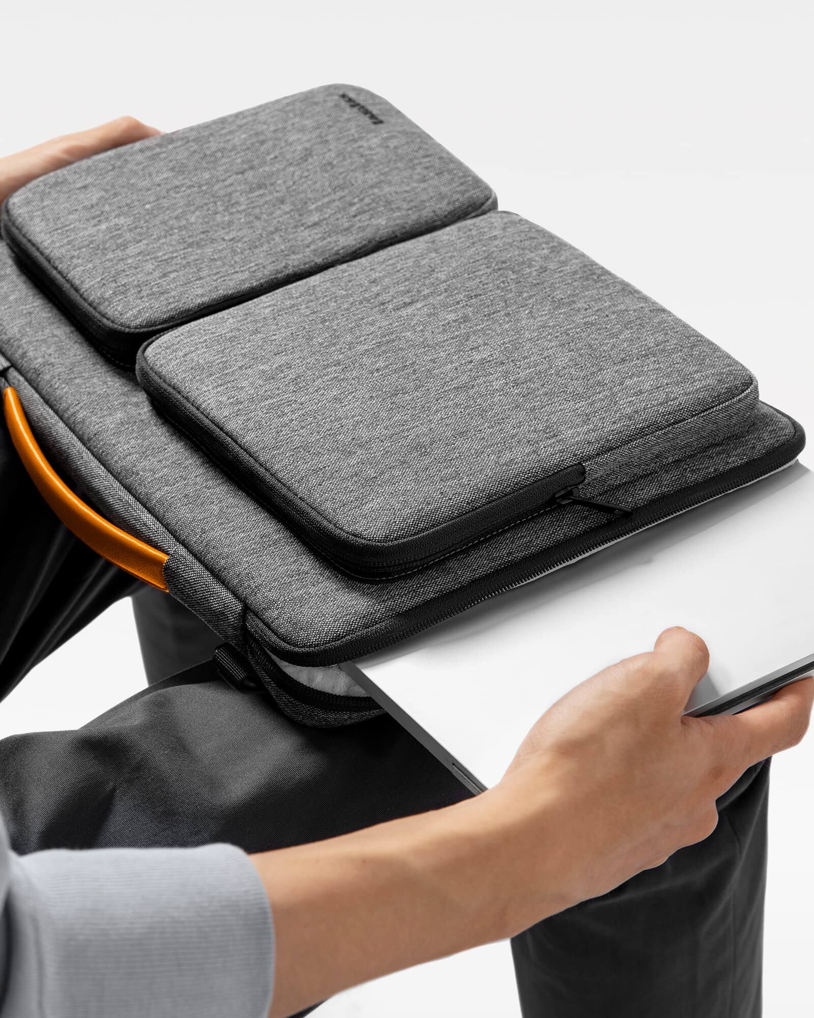 Alt View 4. tomtoc - Defender-A42 360° Protective Laptop Shoulder Bag Case for 15-inch MacBook Air (A3448)/Pro M5/M4/M3/M2 2026-2016 - Gray.