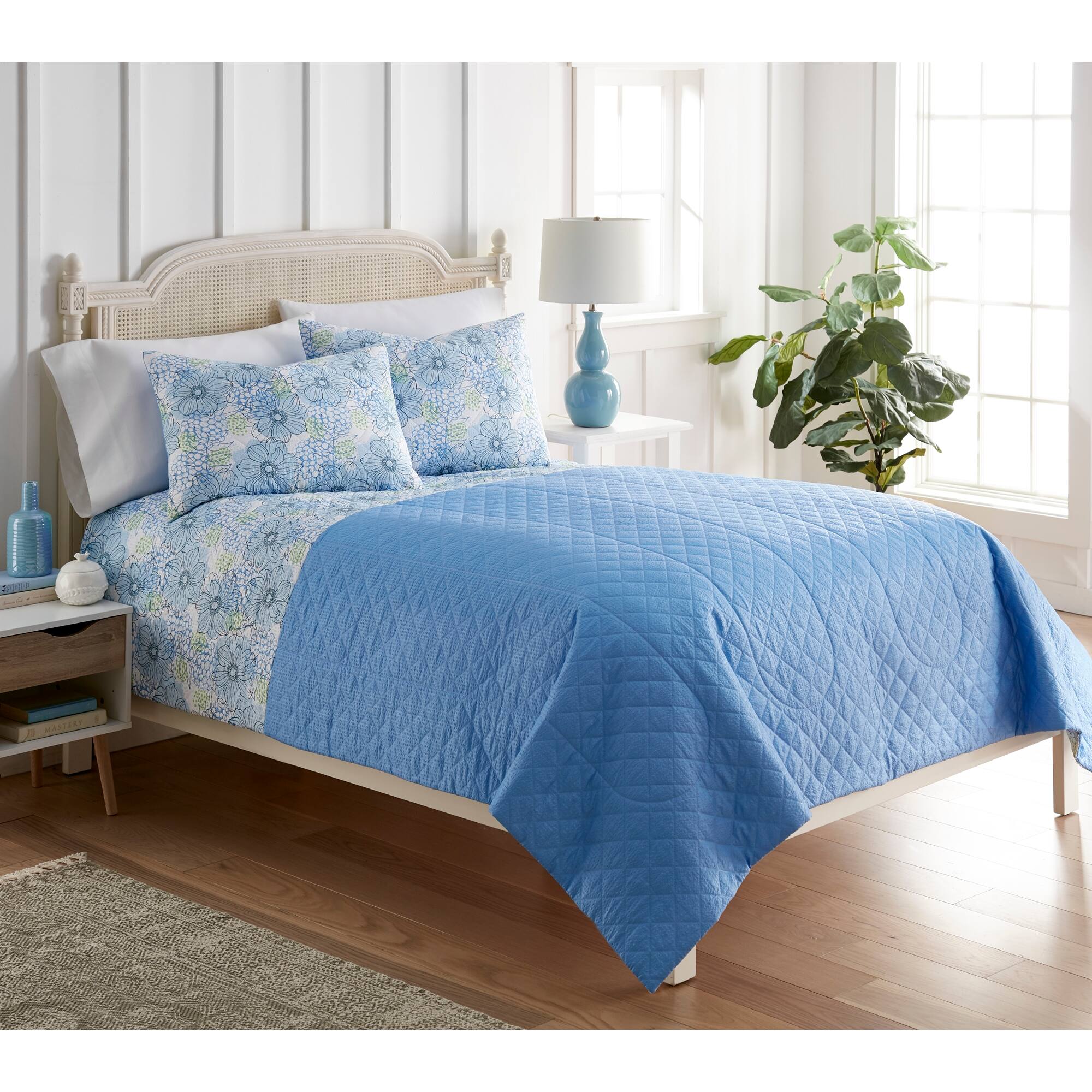 Alt View 4. Shavel Home Products - Seersucker 6-in-1 Quilt Set, King, Blue Poppies - Blue poppies.