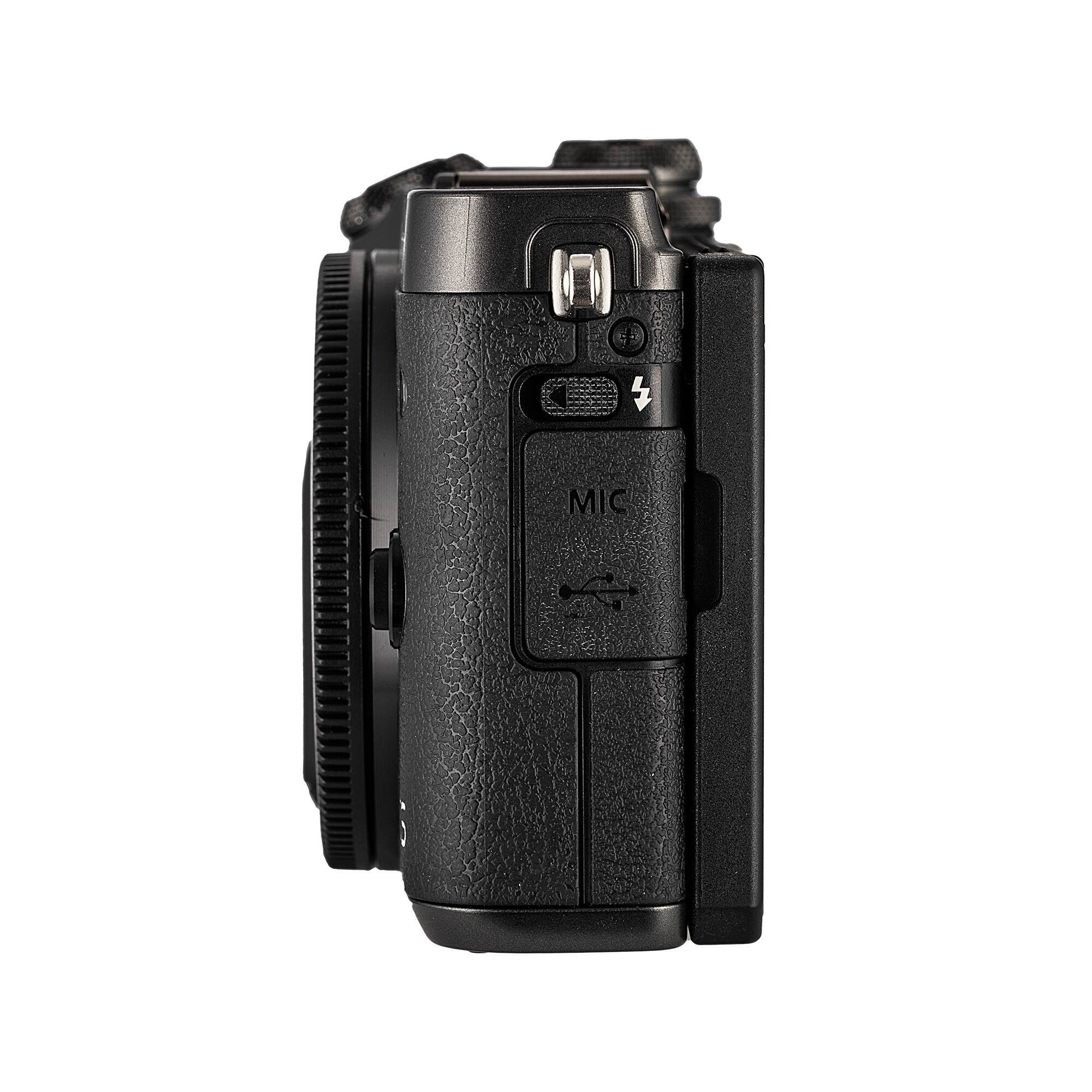 Back. Canon - Canon EOS M6 Mirrorless Camera (Black) with 15-45mm Lens Travel Bundle - Black.
