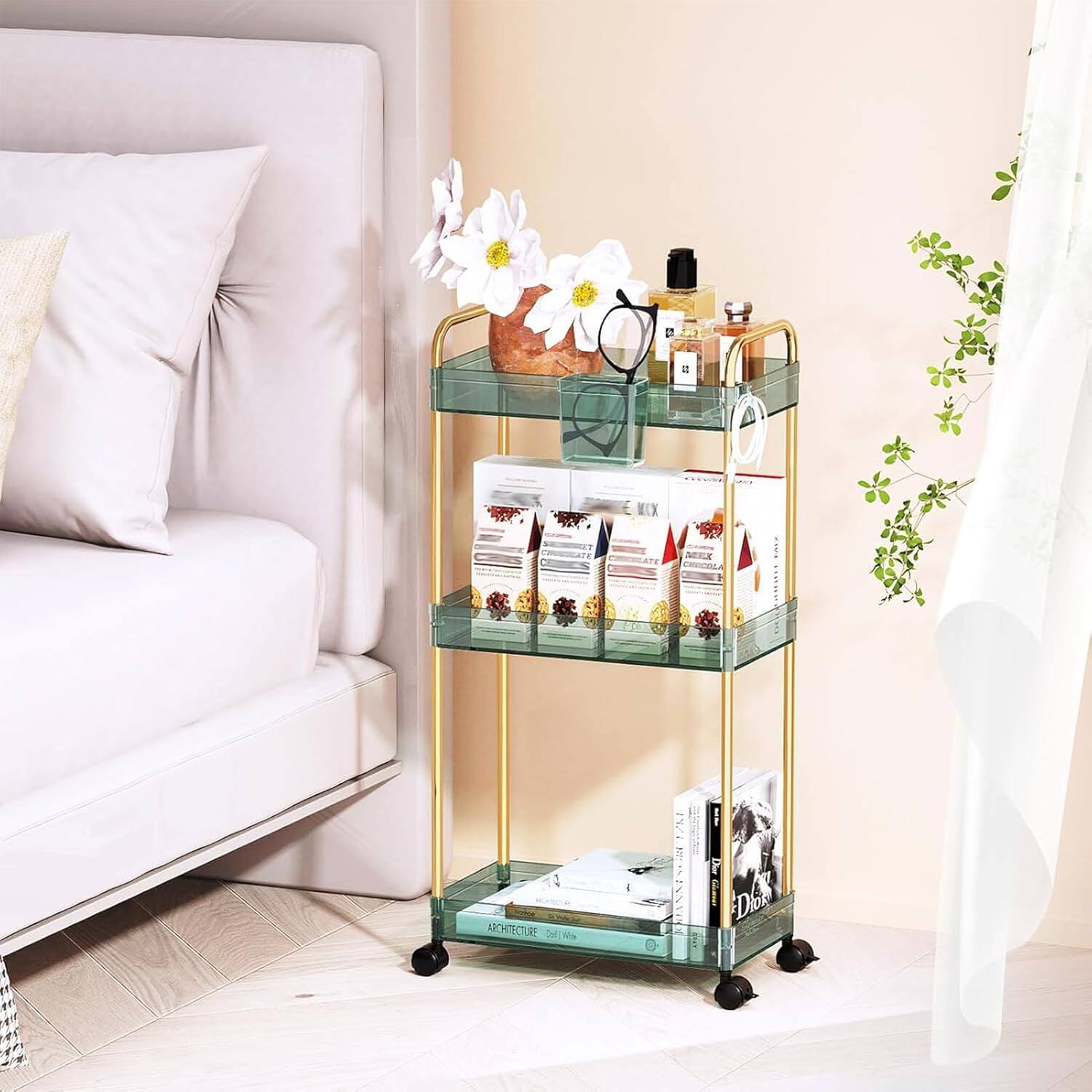 The text on the image is "ARCHITECTURE" and "Dior".