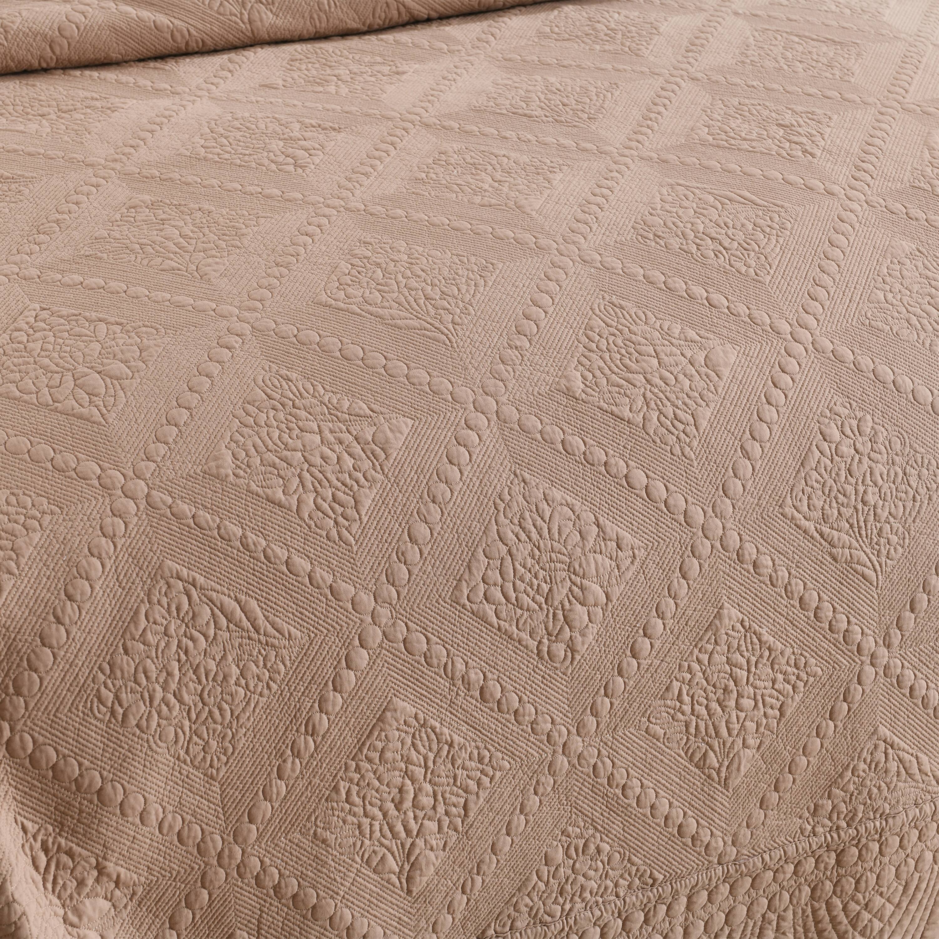 Alt View 1. MarCielo - Marcielo 3 Piece 100% Cotton Oversized Bedspread Lightweight Quilt Bedspread Set - Brown.