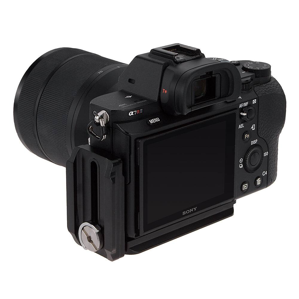 T* 7RIII  
MENU AF/MF AEL  
Fn DISP ISO C4  
SONY