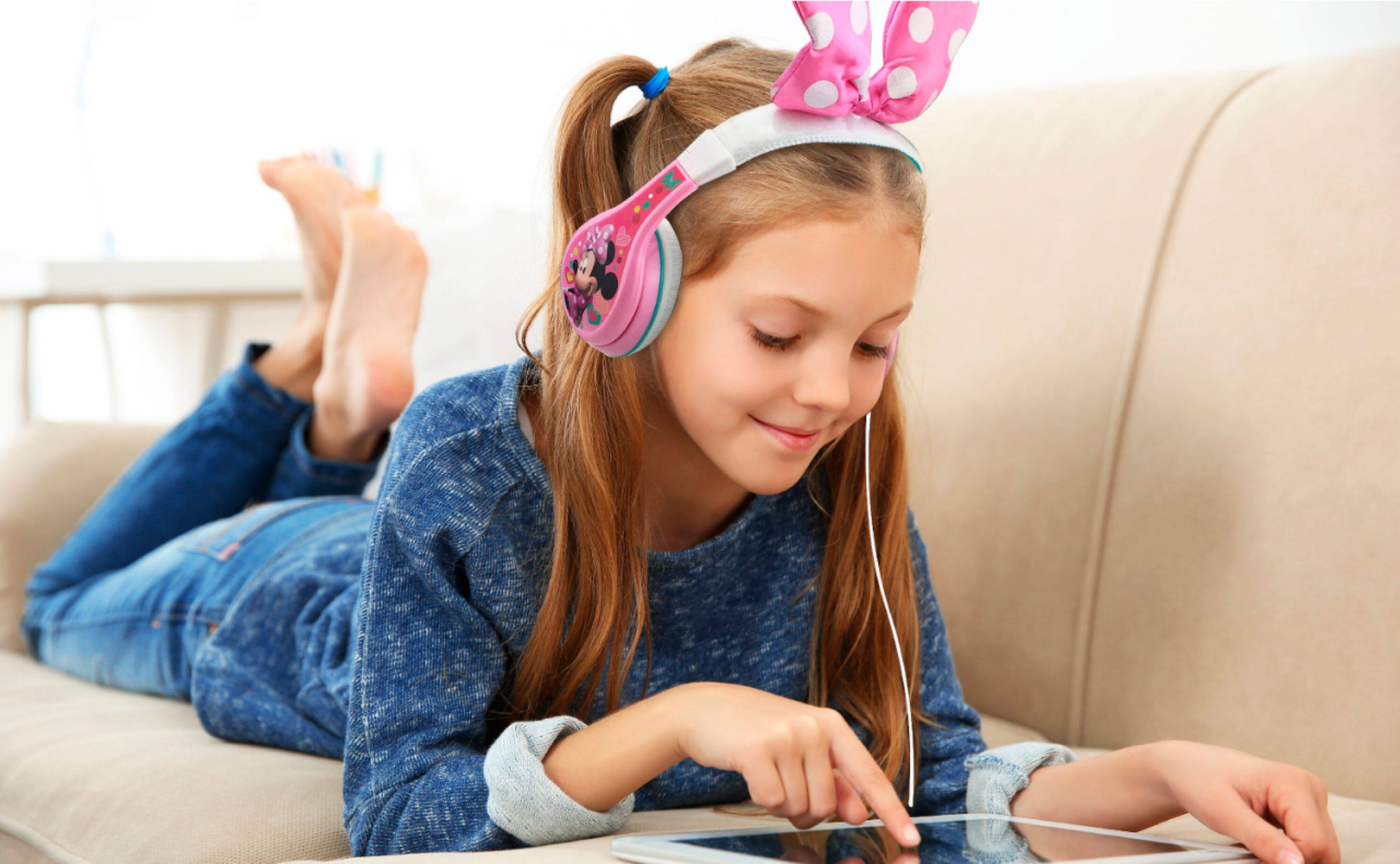 Alt View 13. eKids - Minnie Mouse Bow-tique Wired Over-the-Ear Headphones - Pink/White.