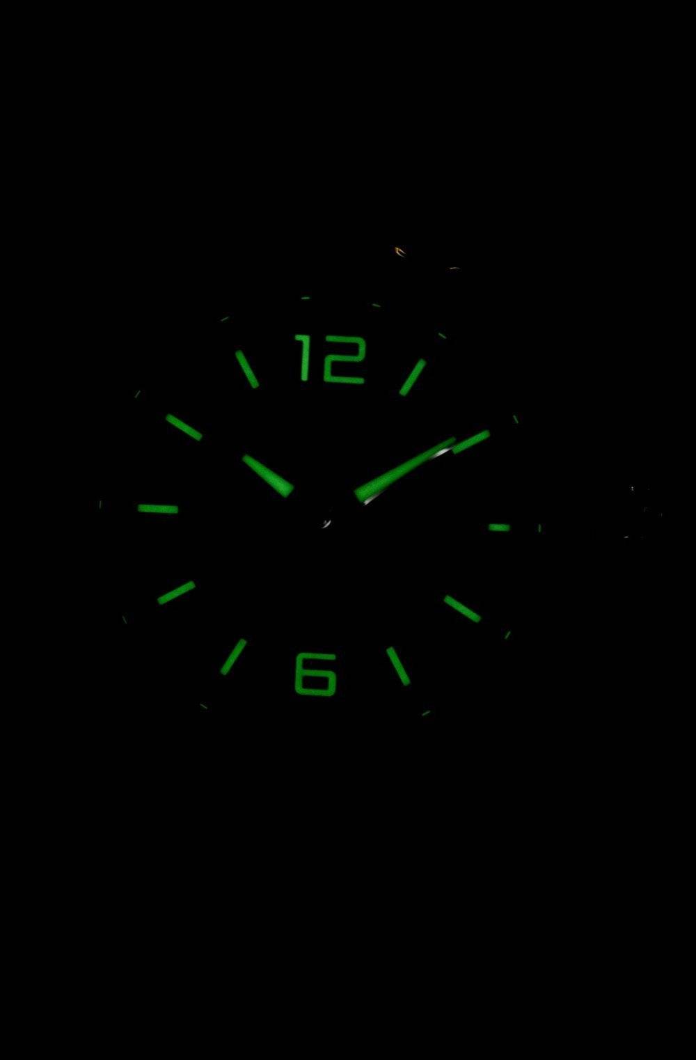 Angle. TAG Heuer - Formula 1 Calibre 5 Swiss Made Automatic WAZ2011.BA0842 Mens Watch Stainless Steel 200M - Silver.