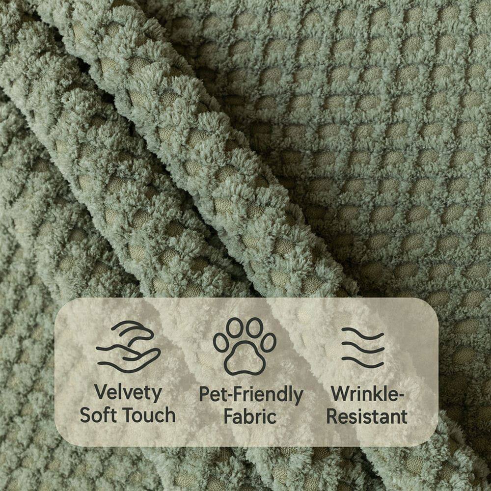 Velvety Soft Touch  
Pet-Friendly Fabric  
Wrinkle-Resistant