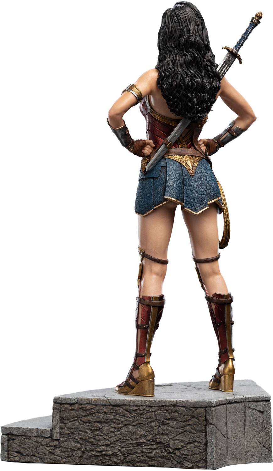 Alt View 4. Weta Workshop - WETA Workshop Polystone - Justice League (Zack Snyder) - Trinity Series - Wonder Woman 1:6 Scale - Collectibles - Multicolor.