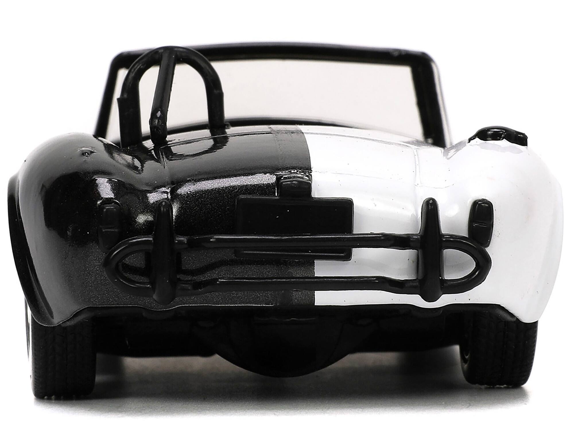 Alt View 1. Jada - 1965 Shelby Cobra 427 S/C #2 Black Metallic White w/ Harvey Two-Face Figure Batman Hollywood Rides 1/32 Diecast - Black Metallic And White.