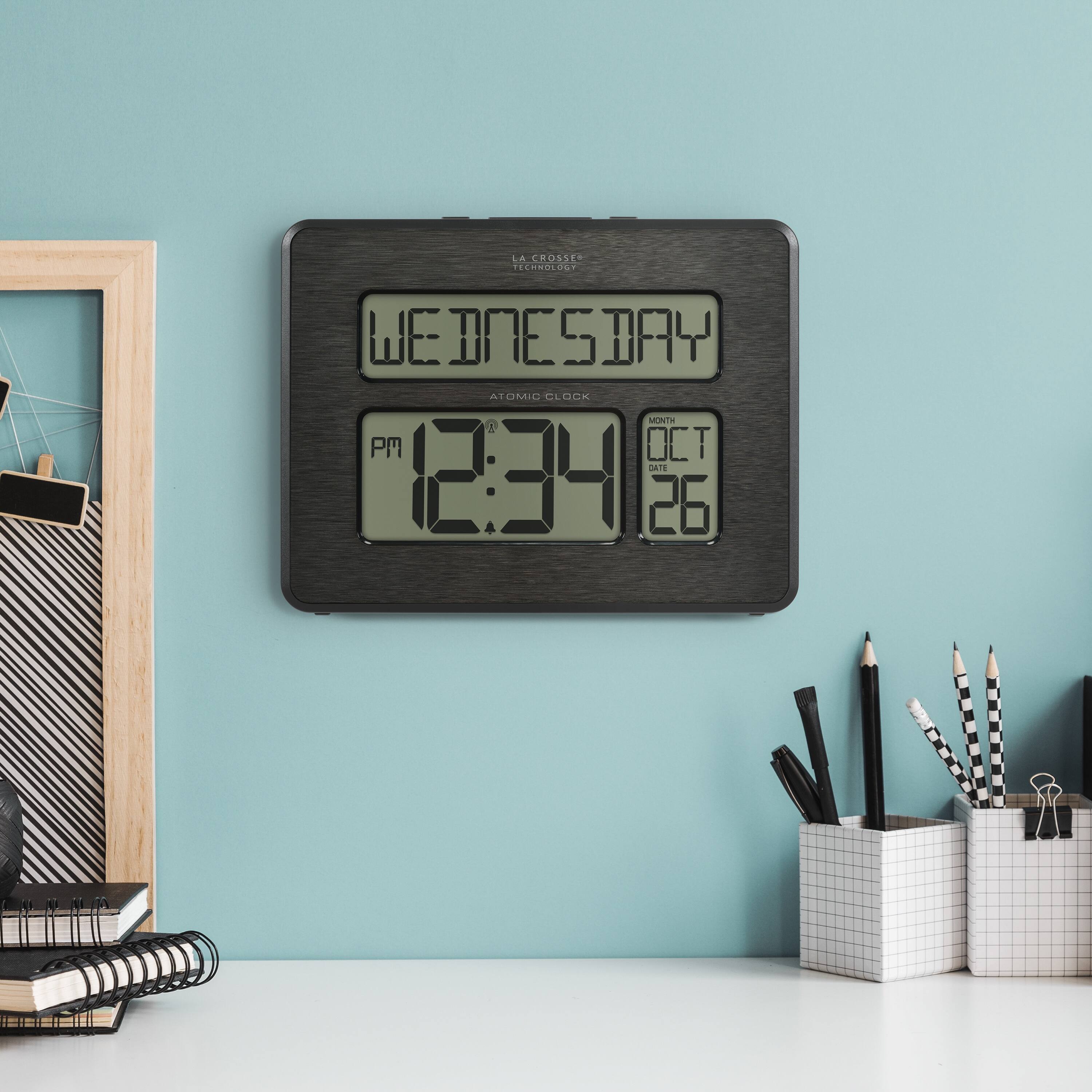 LA CROIX CLOCK  
TECHNOLOGY  
WEIDNESDAY  
ATOMIC CLOCK  
PM 12:34  
OCT 26