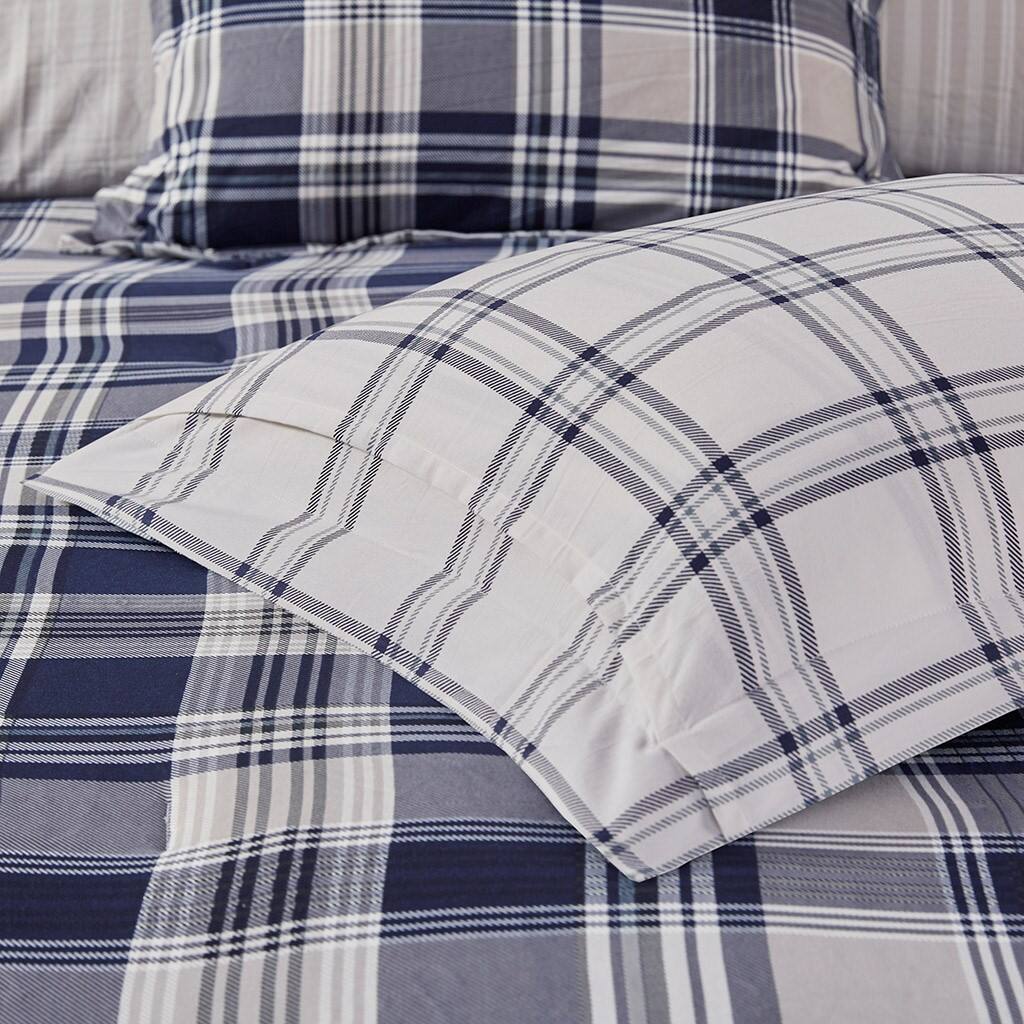 Alt View 1. Gracie Mills - Gracie Mills Linwood 8-Piece Comforter Set with Sheets - Navy.