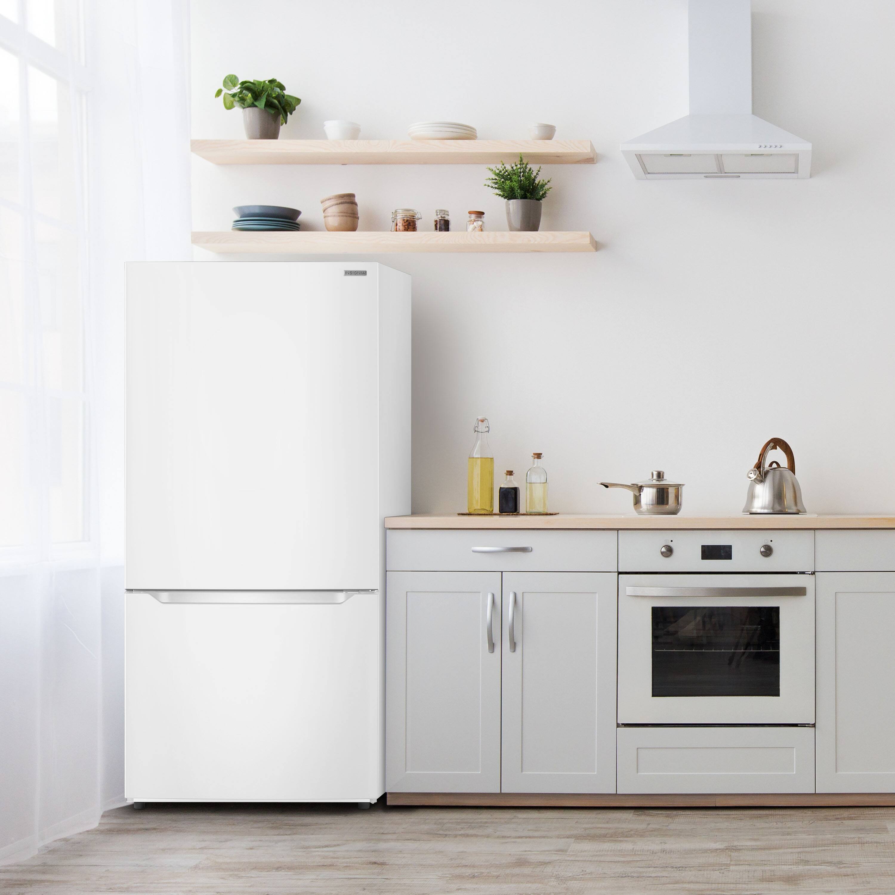 Alt View 1. Insignia™ - 30 in. Wide 18.6 Cu. Ft. Bottom Freezer Refrigerator with ENERGY STAR Certification - White.