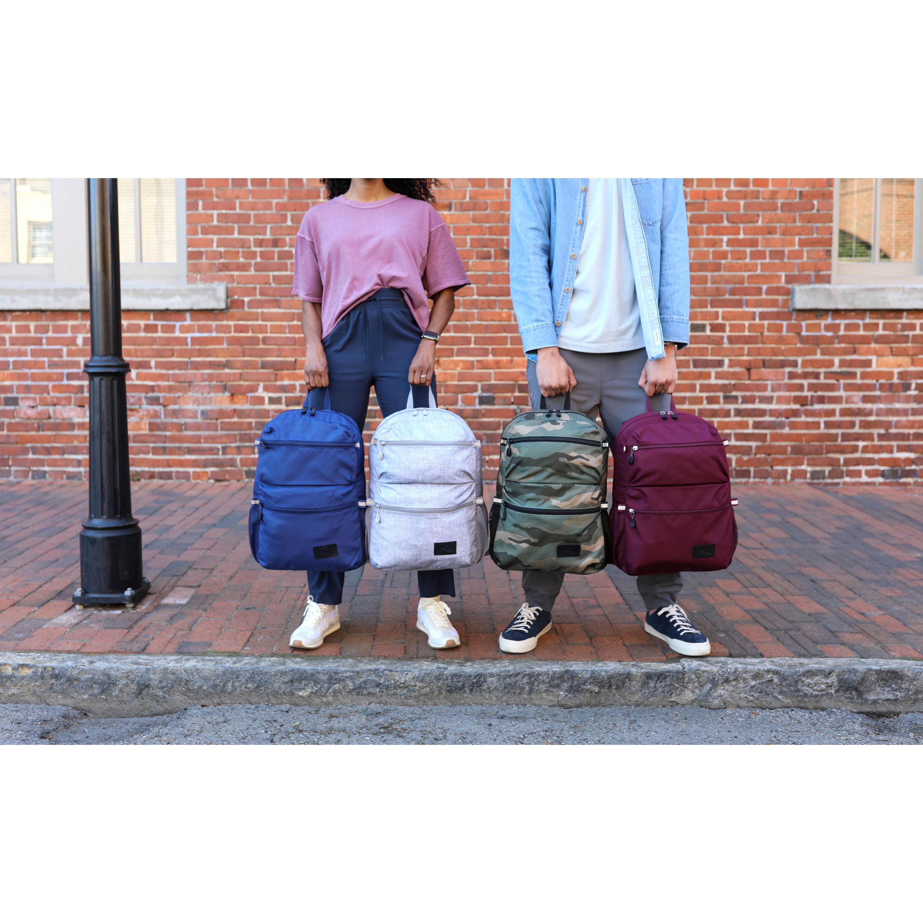 Alt View 2. High Sierra - BTS 2020 Everclass Backpack - Silver Heather.