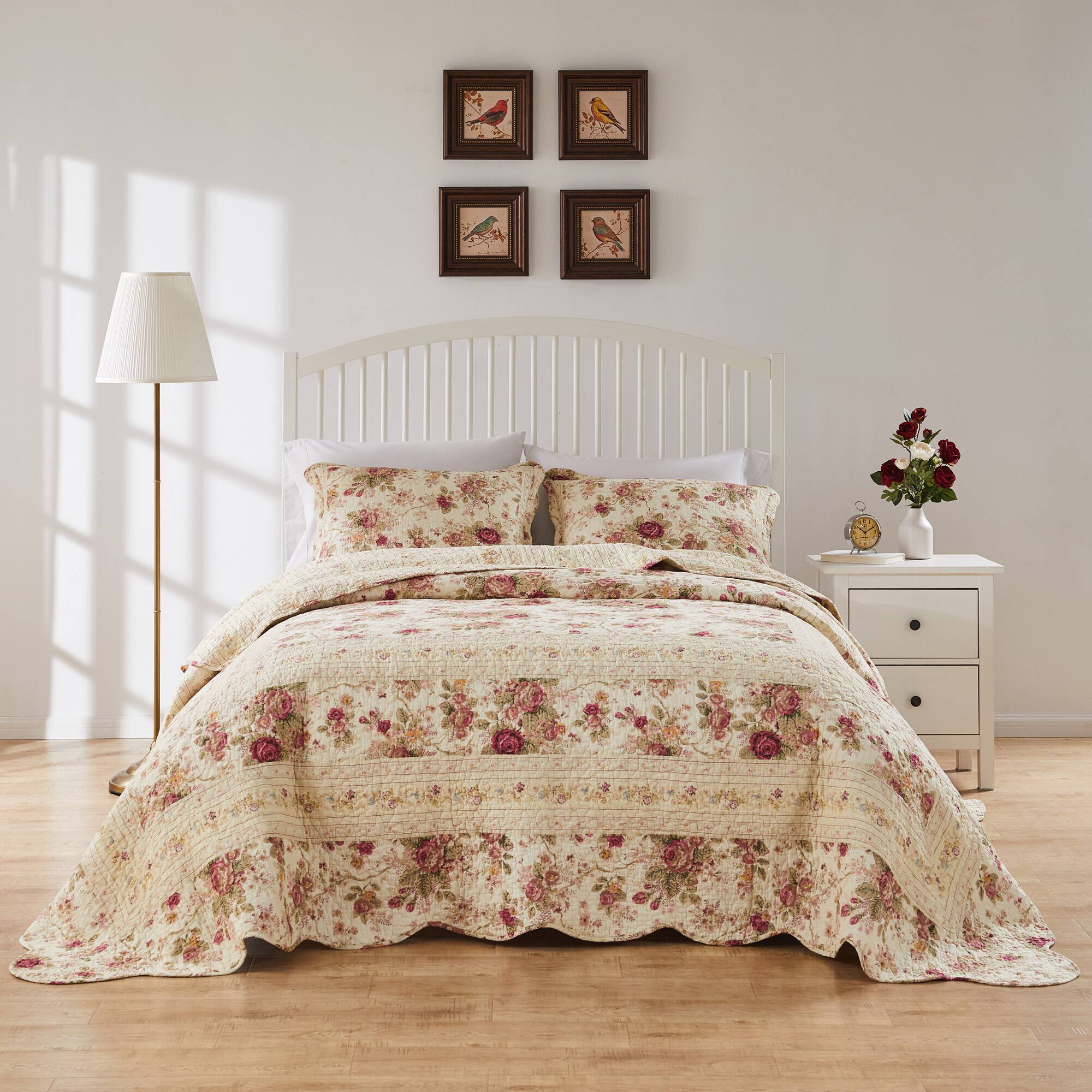 Angle. BreeBe - Antique Rose Ecru Bedspread Set 3-Piece King/Cal King - Ecru.