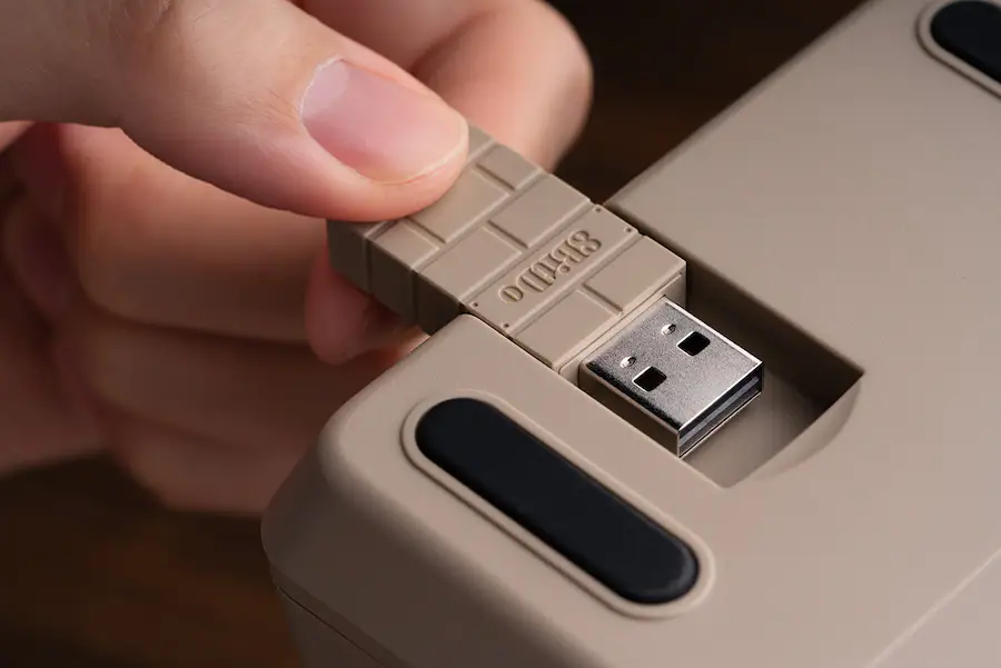 8BitDo Retro Mechanical Keypad C64 Edition 85HB03 - Best Buy