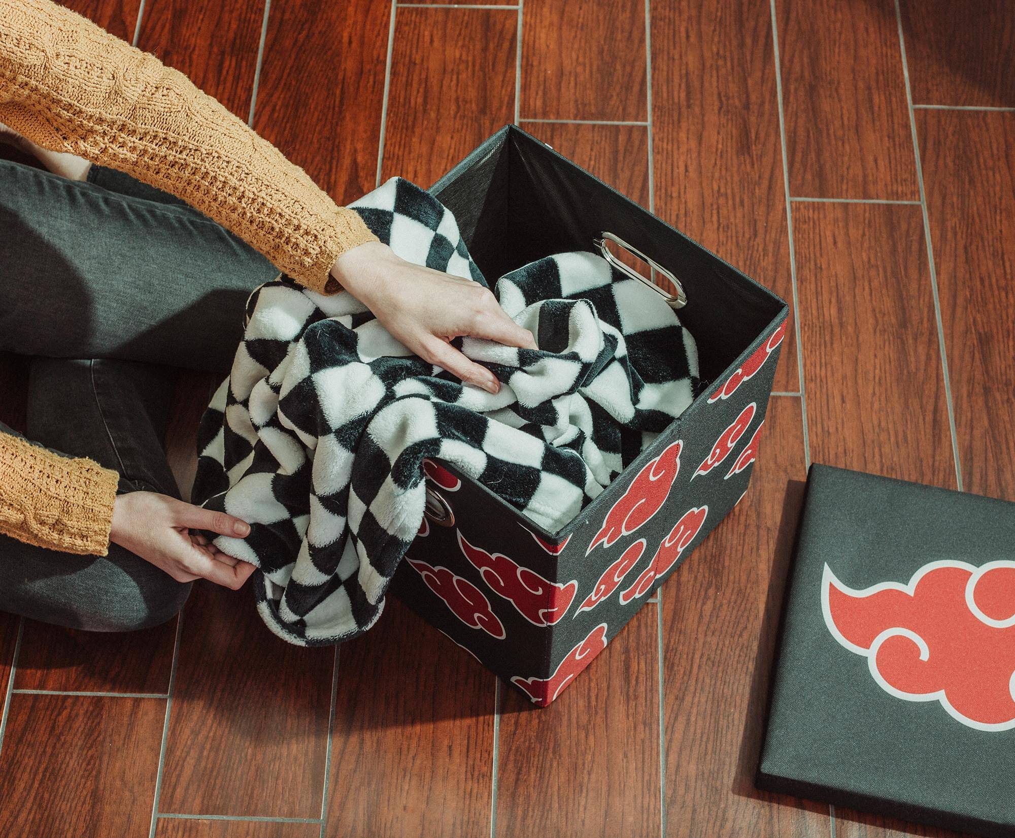 Alt View 5. Ukonic - Naruto Shippuden Akatsuki 13-Inch Storage Bin With Lid - Red/Black.