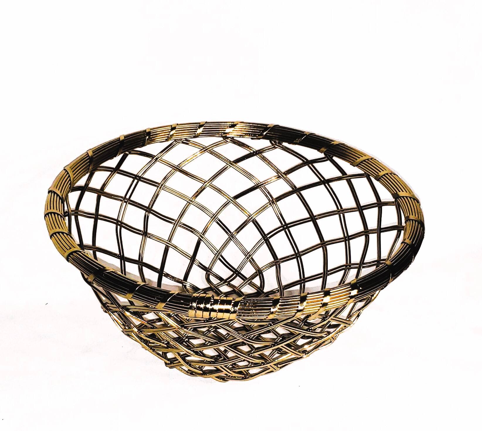 Angle. Jiallo - Gold Metallic 12" round basket - Gold.