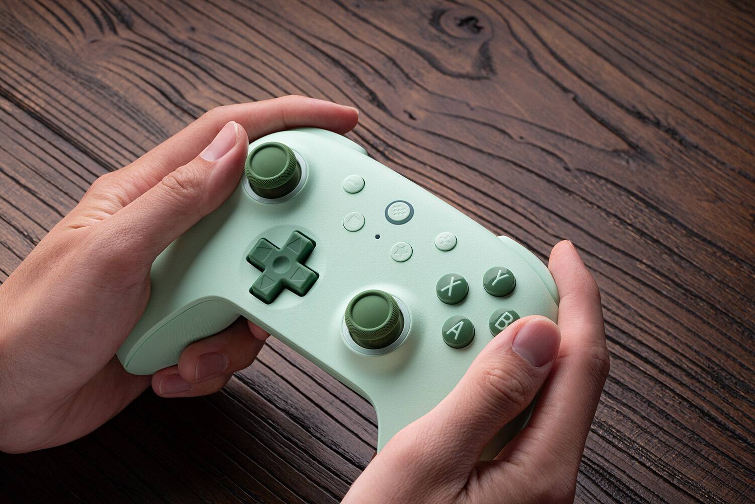 Alt View 19. 8BitDo - Ultimate 2C Wireless Controller for Android and Windows with Hall Effect Joysticks - Green.