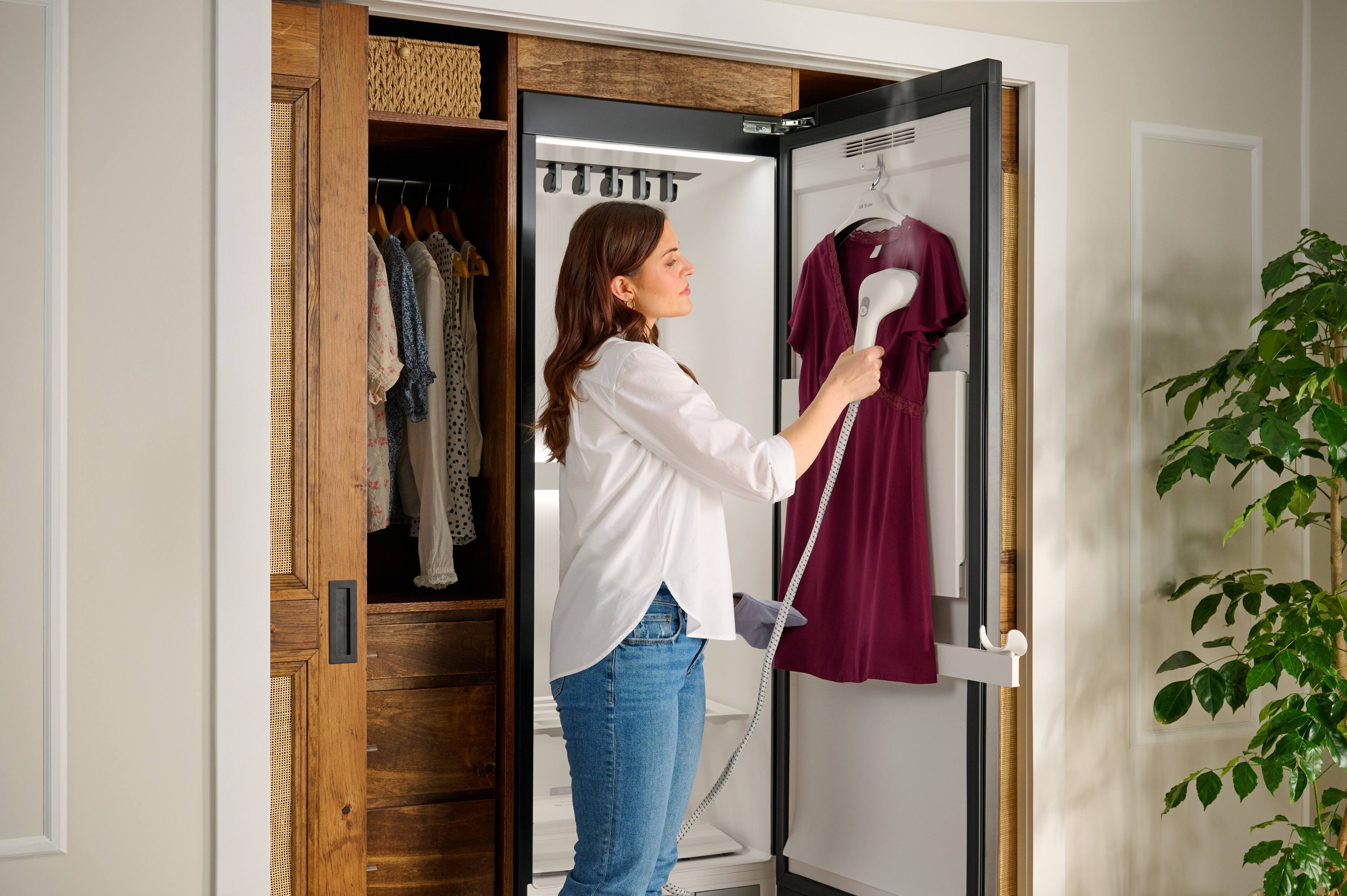 Alt View 24. LG - Styler Smart Steam Closet with Dual TrueSteam, Dynamic Moving Hanger and Handy Steamer - Mirror.