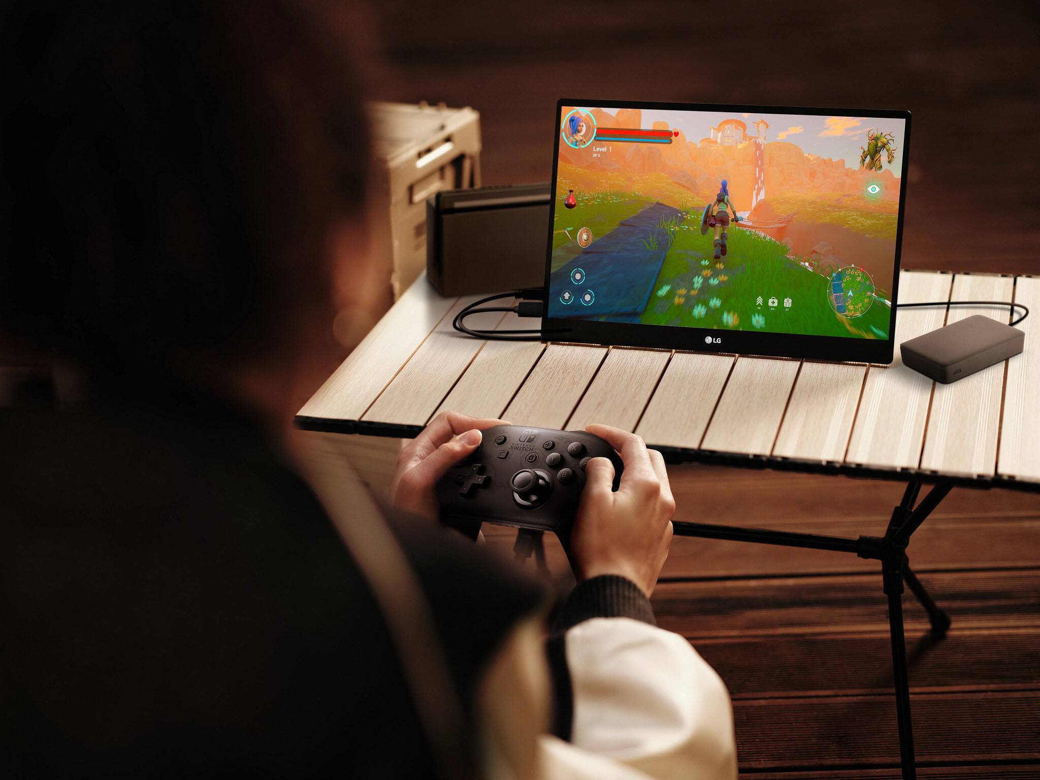 Alt View 14. LG - gram +view 17” IPS WQXGA 60Hz Portable Monitor (USB Type-C, mini-HDMI port) - Titan Silver.