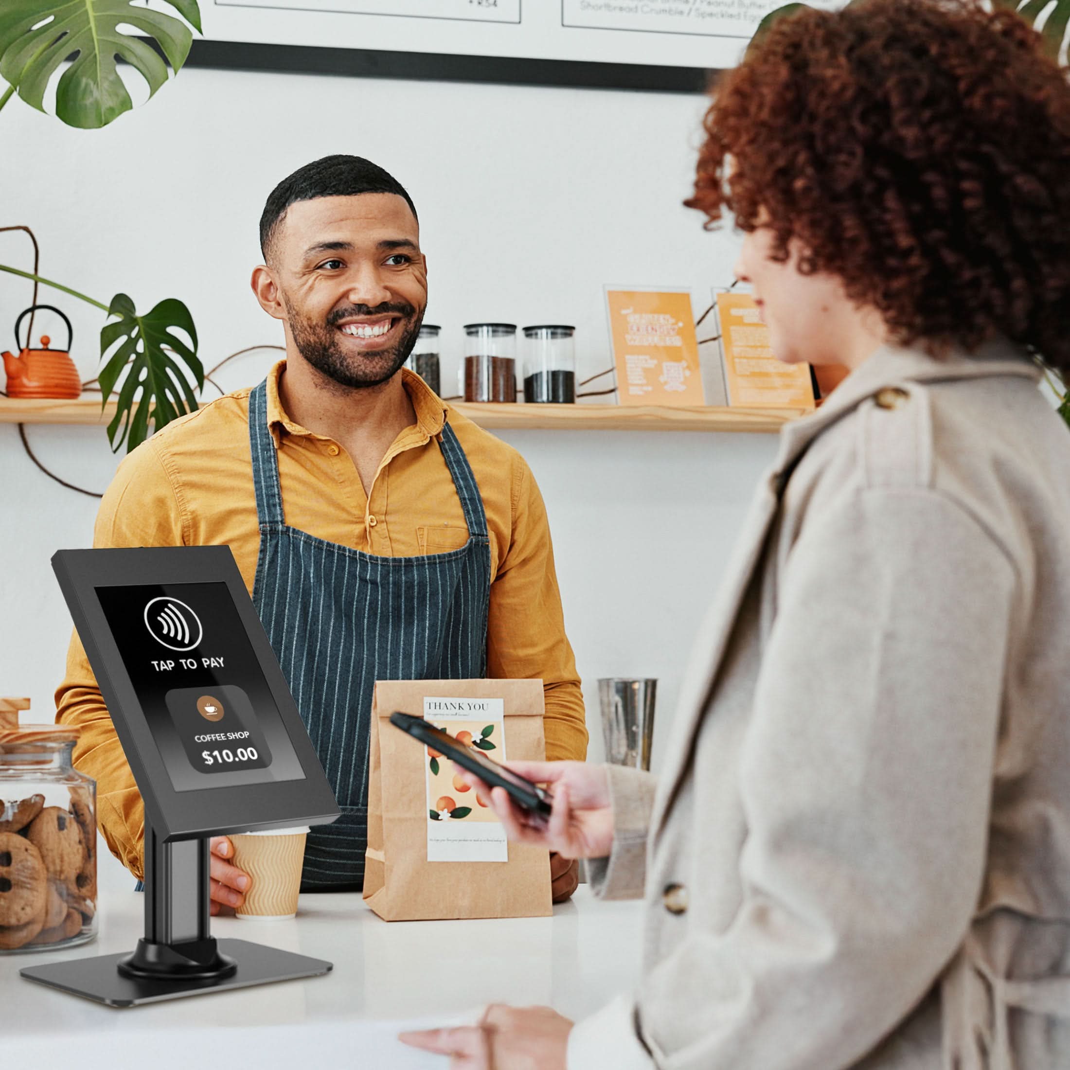 ada Crumble  
TAP TO PAY  
THANK YOU  
11 COFFEE SHOP  
$10.00