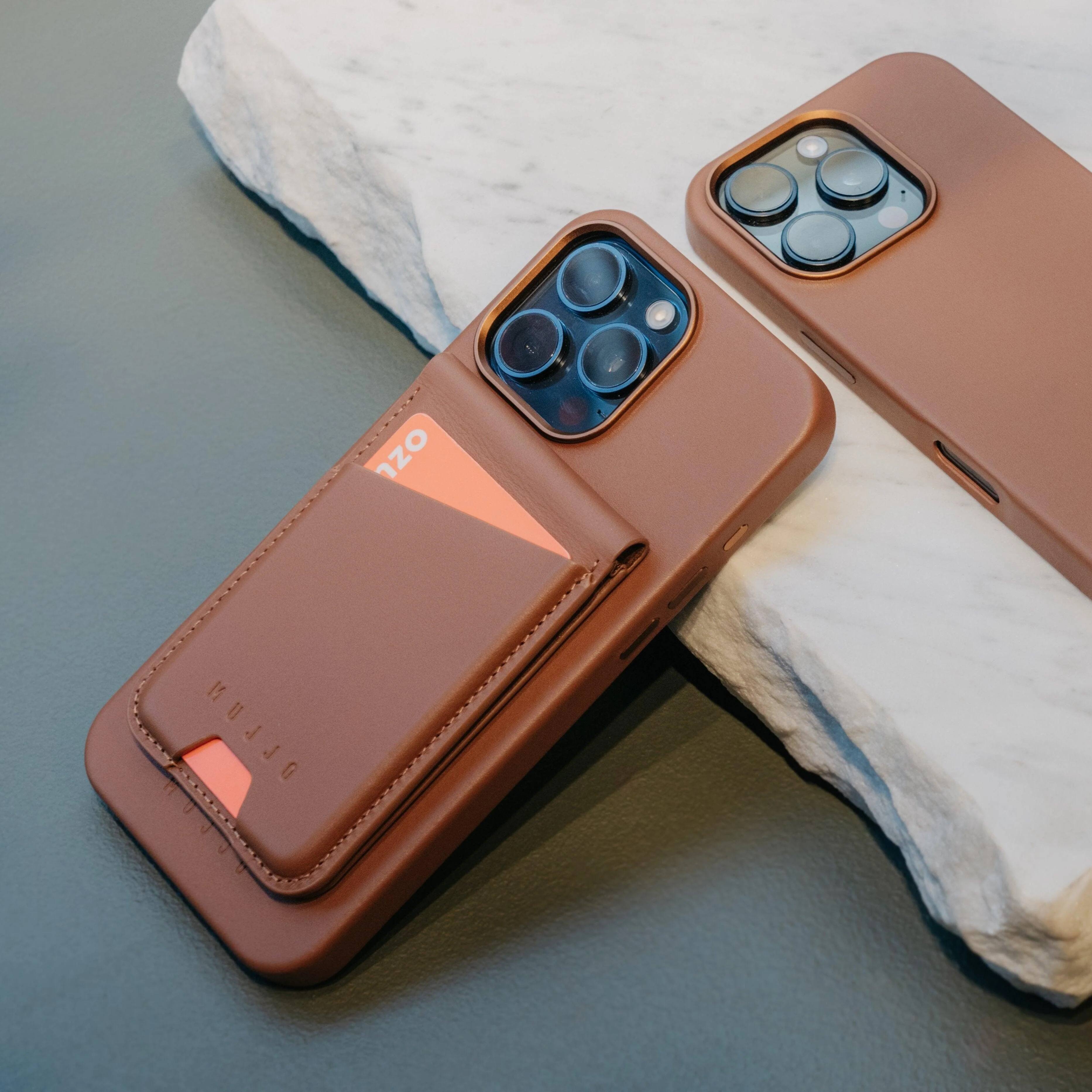 Alt View 2. Mujjo - MagSafe Wallet Stand - Tan.