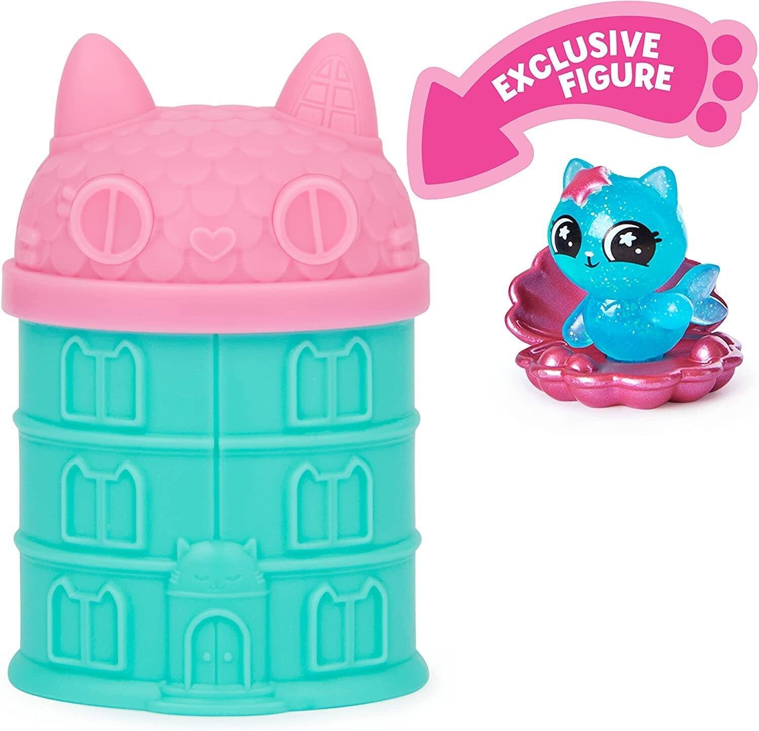 EXCLUSIVE FIGURE