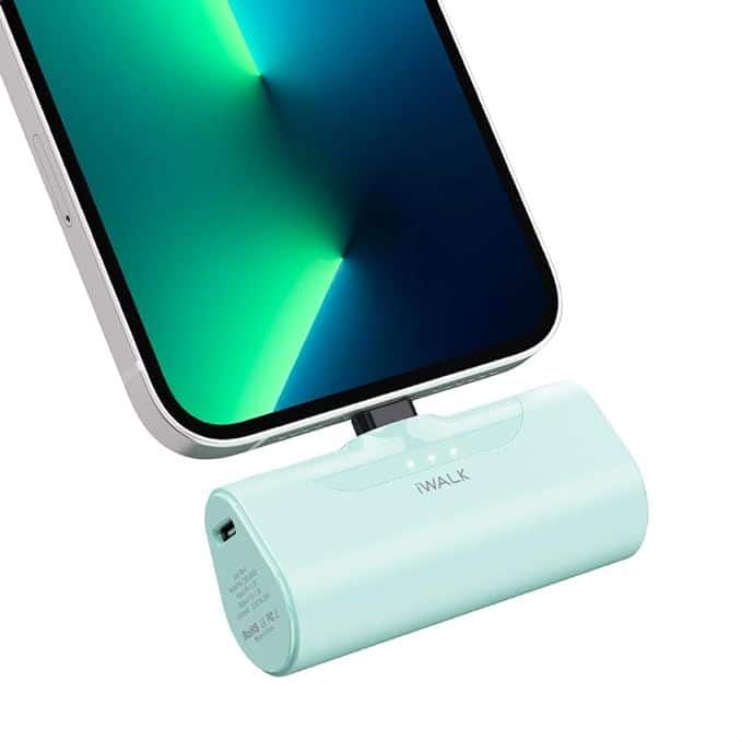 iWalk - Small Portable Charger 4500mAh Ultra-Compact Power Bank Cute Battery Pack iPhone 14/13/12/11/XS/XR/X/8/7/6 Airpods - Green
