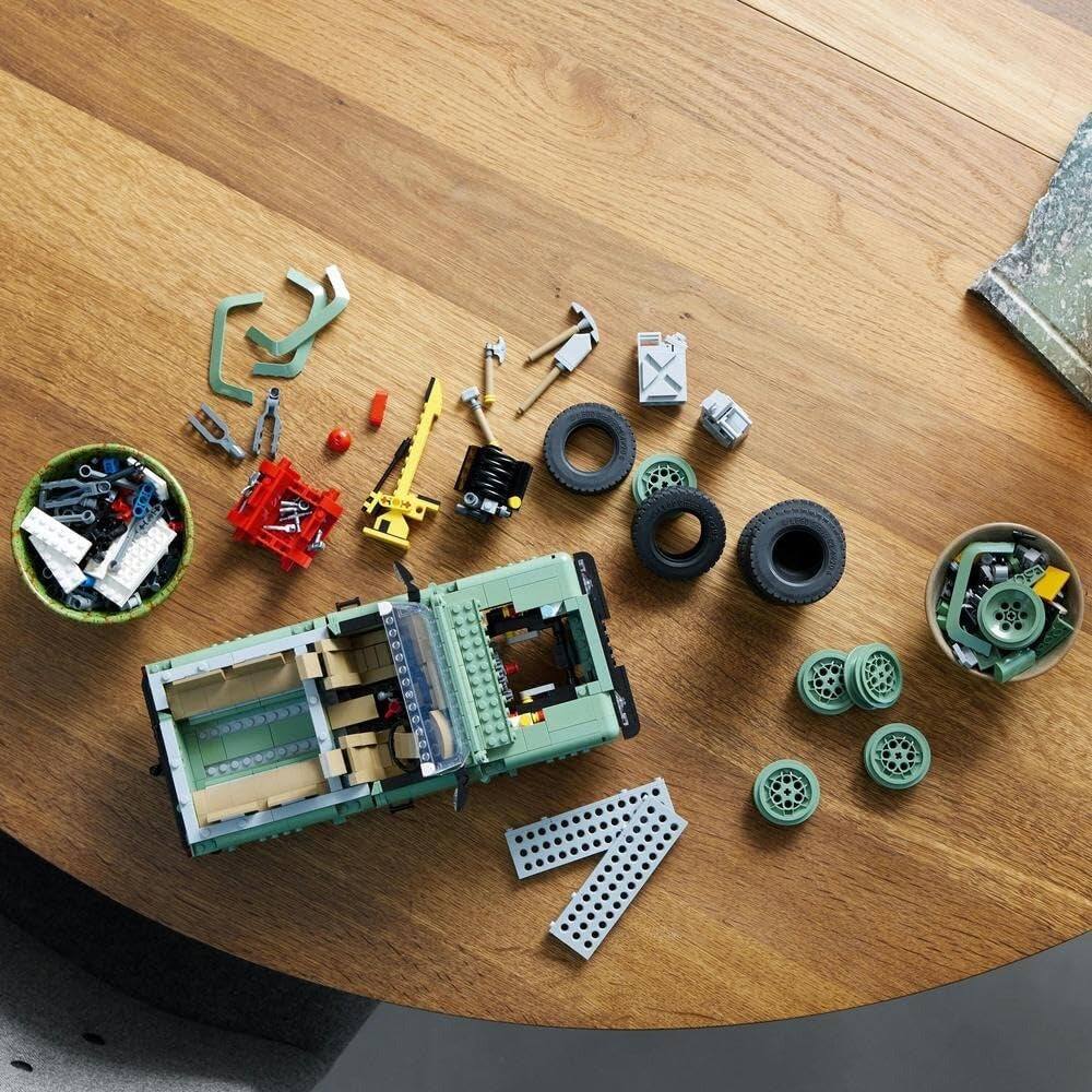 Alt View 3. LEGO - Land Rover: Classic Defender 90 - 2336pcs [LEGO, #10317].