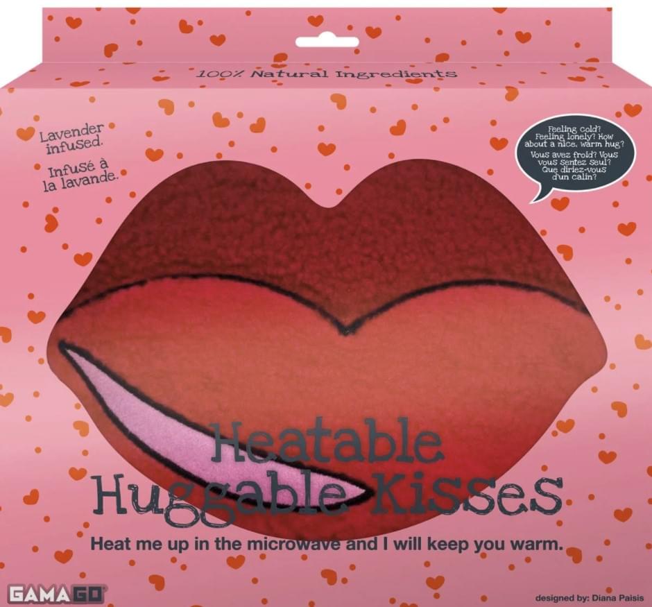100% Natural Ingredients

Lavender infused.  
Infusé à la lavande.

Feeling cold?  
Feeling lonely?  
How about a nice warm hug?  
Vous avez froid?  
Vous vous sentez seul?  
Que diriez-vous d'un câlin?

Heatable Huggable Kisses  
Heat me up in the microwave and I will keep you warm.

GAMAGO  
designed by: Diana Paisis
