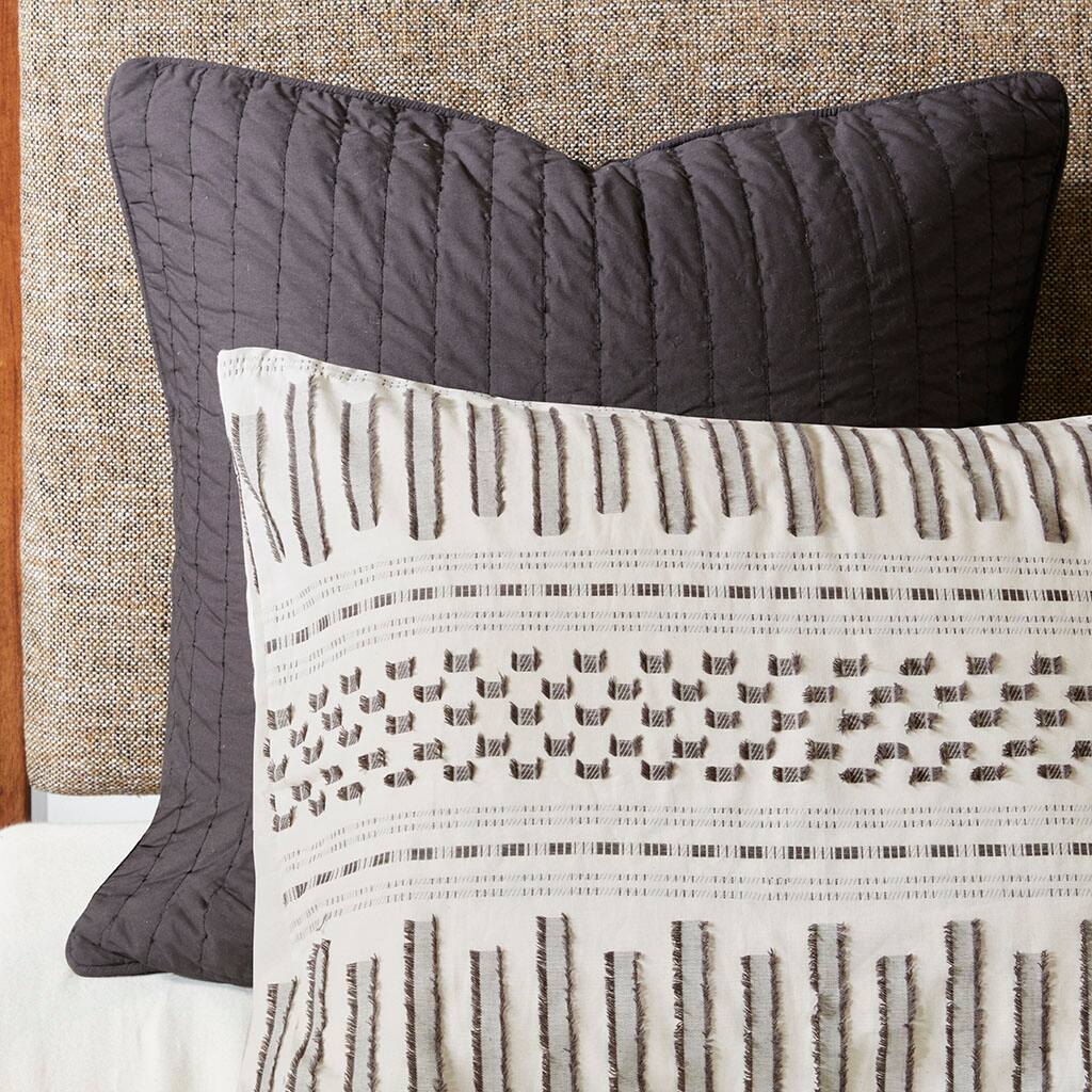 Alt View 2. Gracie Mills - Gracie Mills Donny Geometric Cotton Jacquard Comforter Mini Set - Ivory/Charcoal.