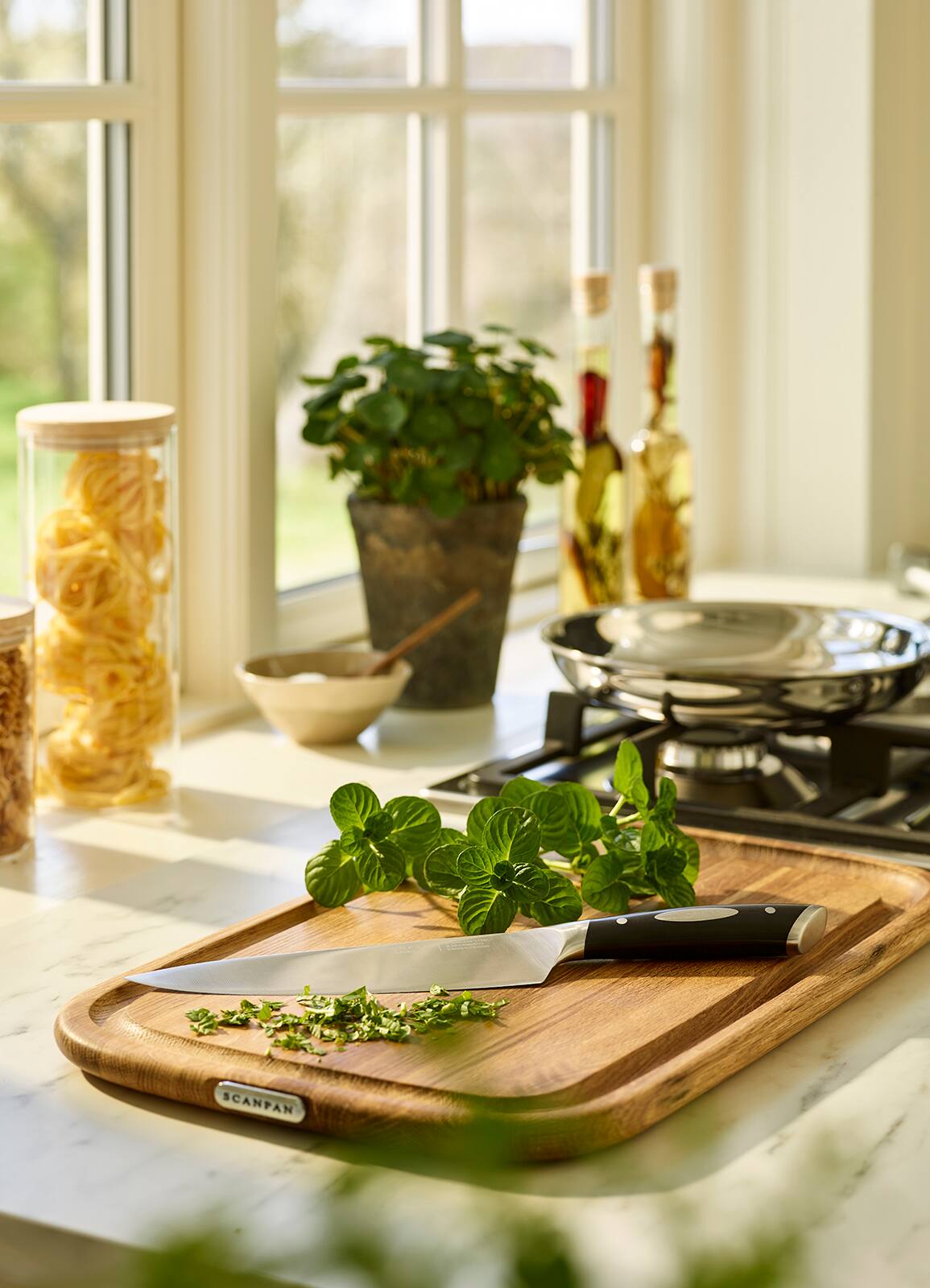Alt View 3. Scanpan - Classic 8-Inch Chef's Knife - Black.