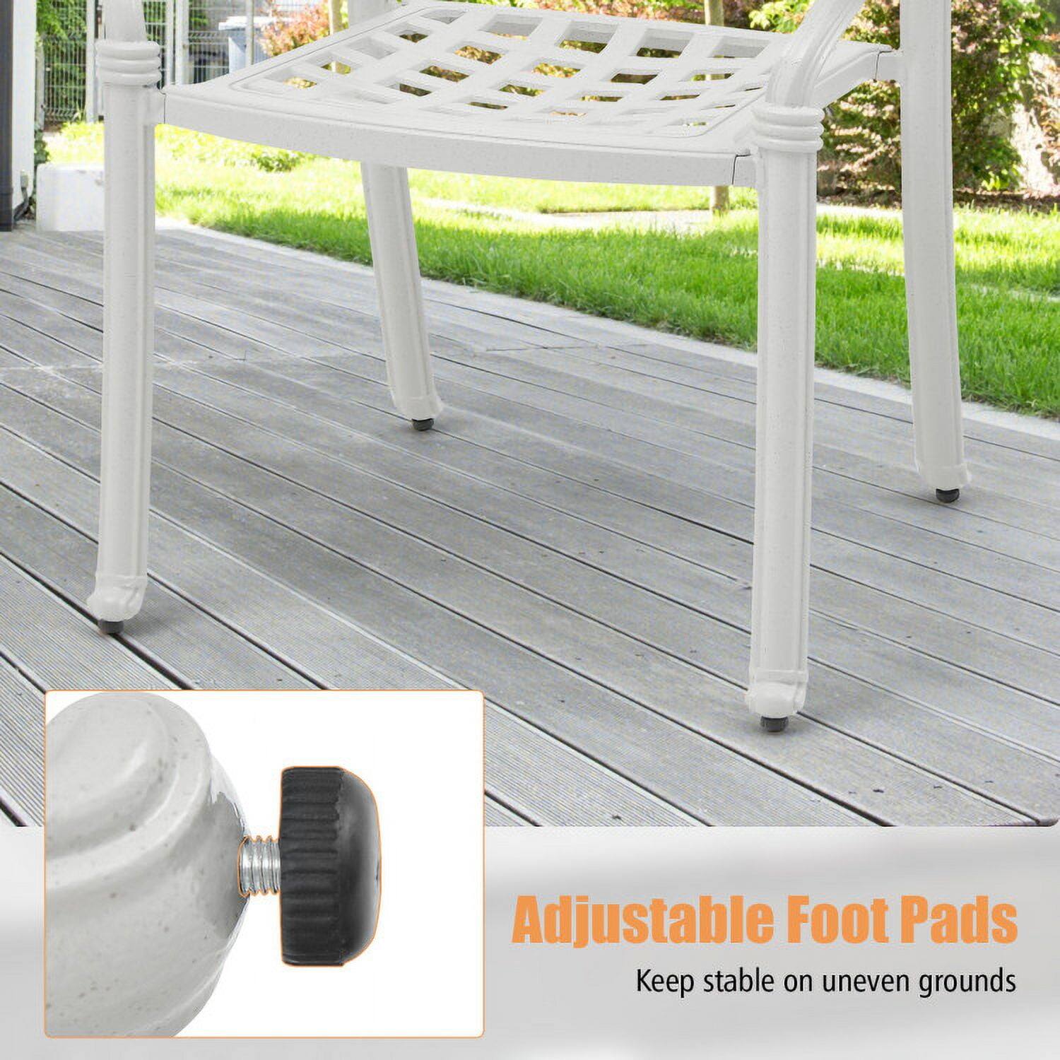 Adjustable Foot Pads  
Keep stable on uneven grounds