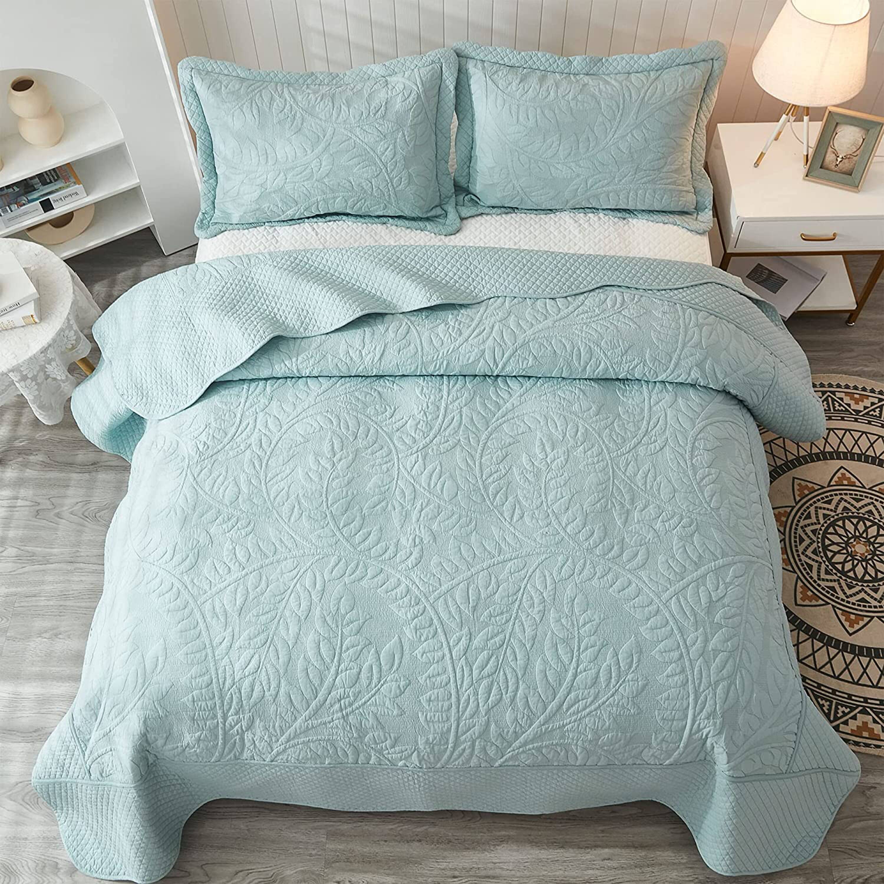 Angle. MarCielo - Marcielo 2/3 Piece 100% Cotton Oversized Bedspread Lightweight Quilt Set - Mint Green.