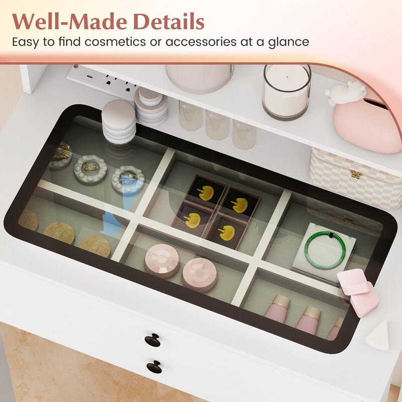 Well-Made Details  
Easy to find cosmetics or accessories at a glance