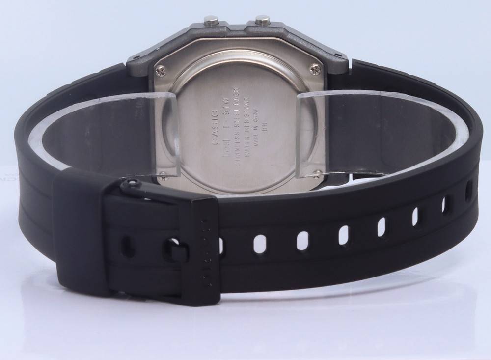 CASIO  
G-SHOCK  
WATER 200M  
RESIST  
SUN & GLOW  
MADE IN CHINA