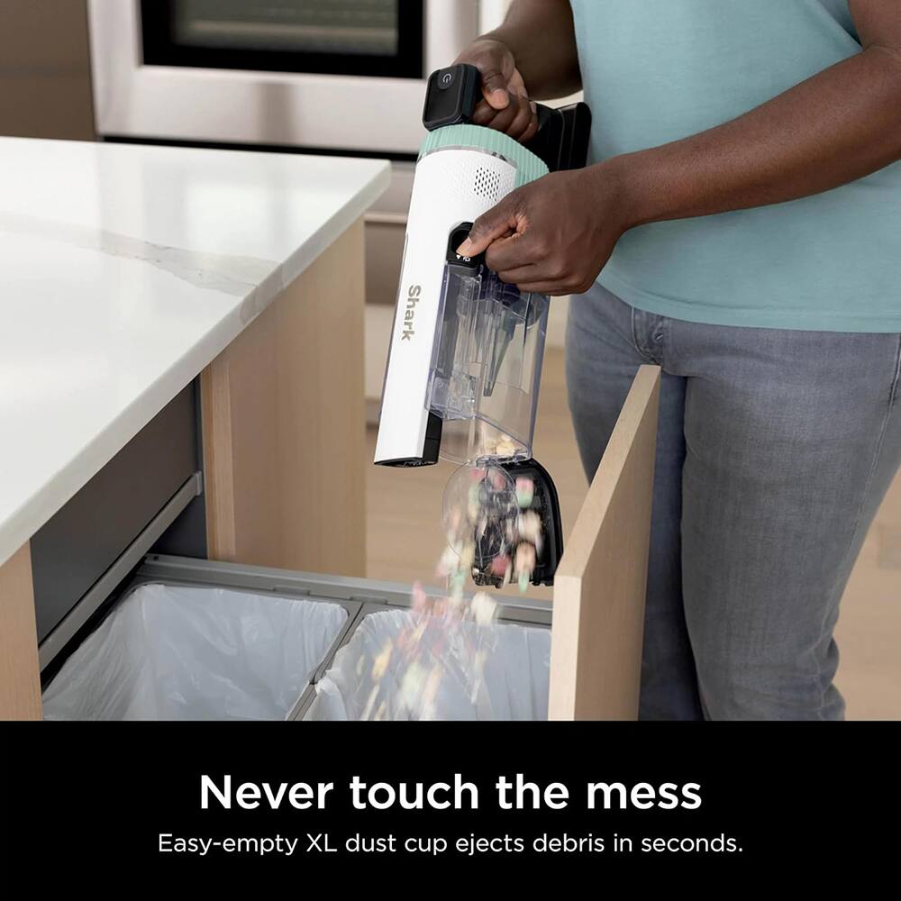 Never touch the mess
Easy-empty XL dust cup ejects debris in seconds.