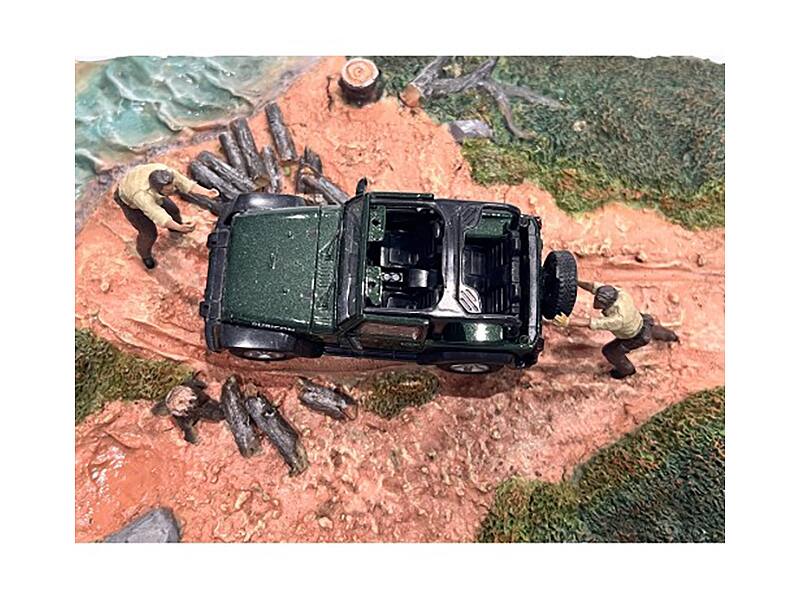 Left. American Diorama - "4X4 Mechanics" 2 Piece Diecast Figure Set 3 for 1/43 Scale Models by American Diorama - Multi.