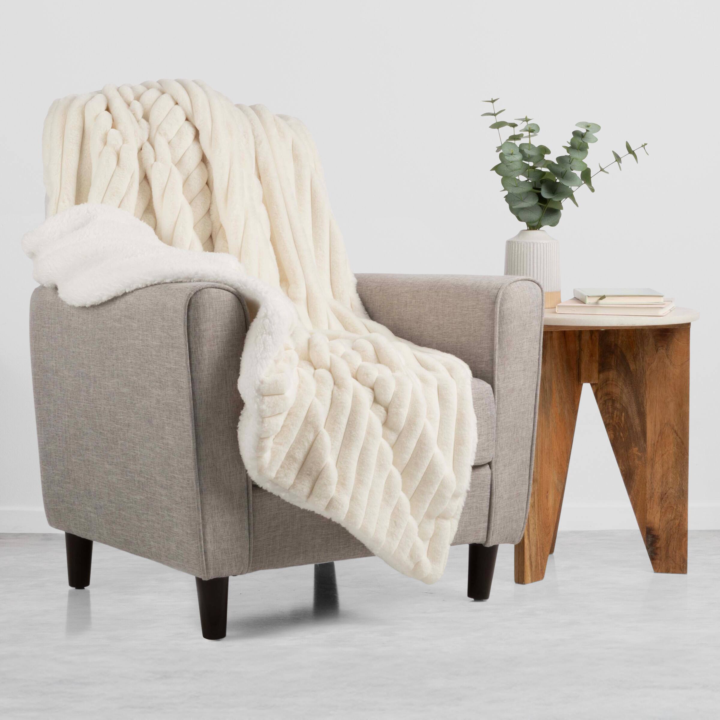 Back. Lavish Home - 60x70in Faux Fur Throw Blanket - Ivory.