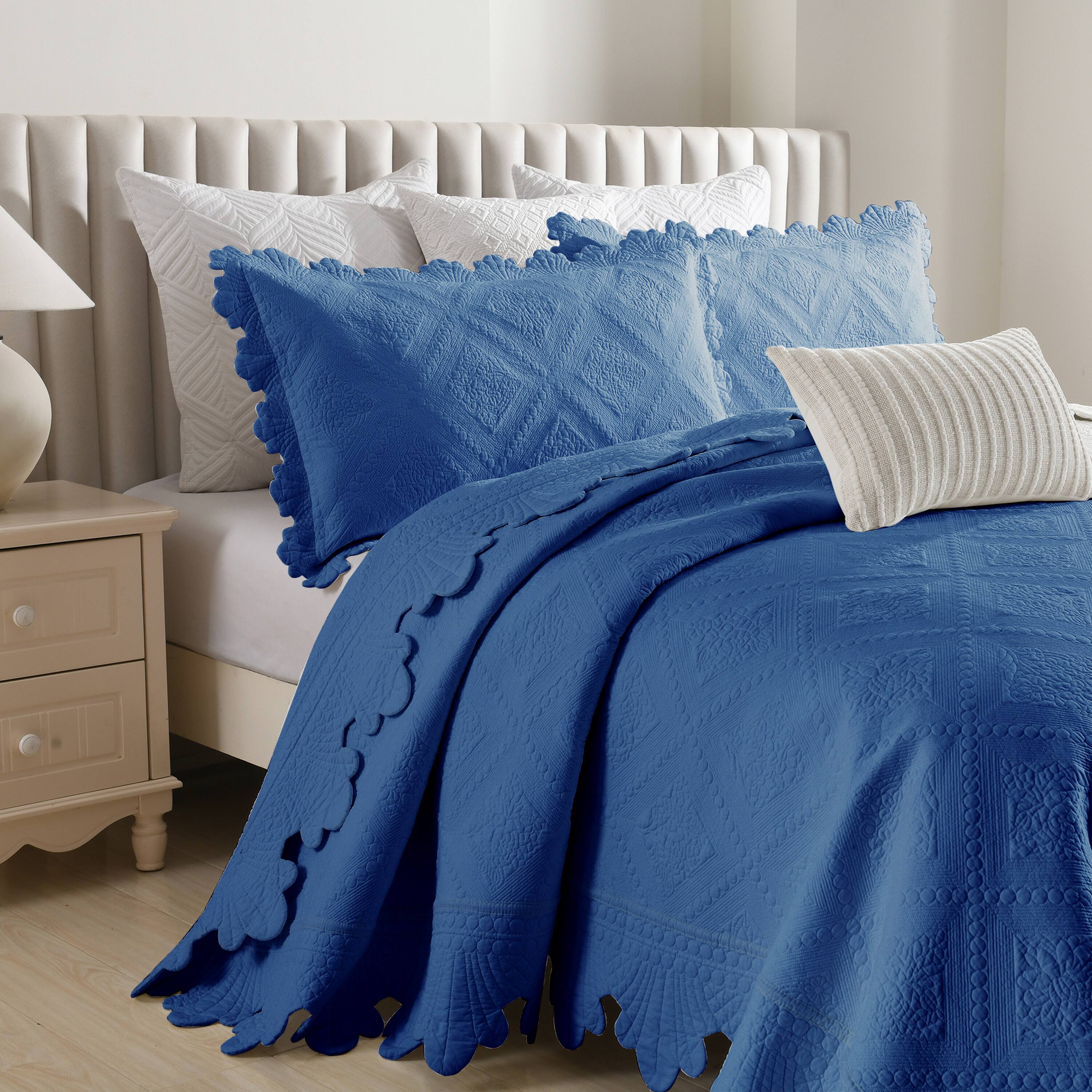 Left. MarCielo - Marcielo 3 Piece 100% Cotton Oversized Bedspread Lightweight Quilt Bedspread Set - Midtone Blue.