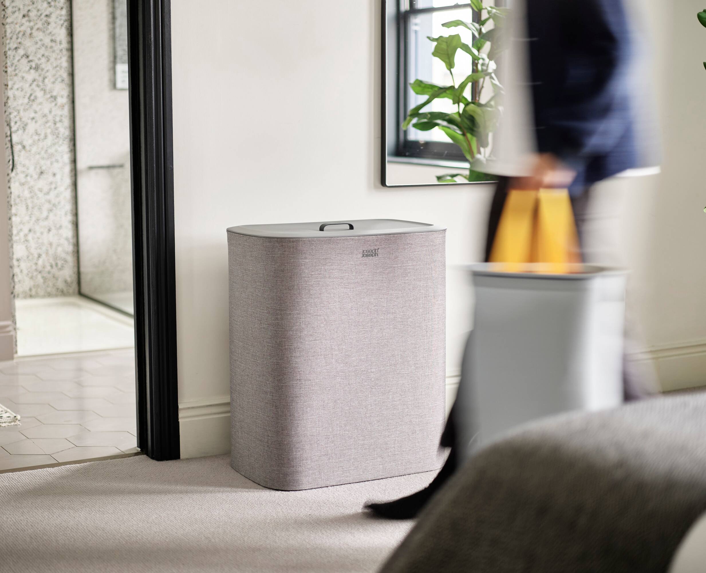 The text on the image reads: "KOOOT"