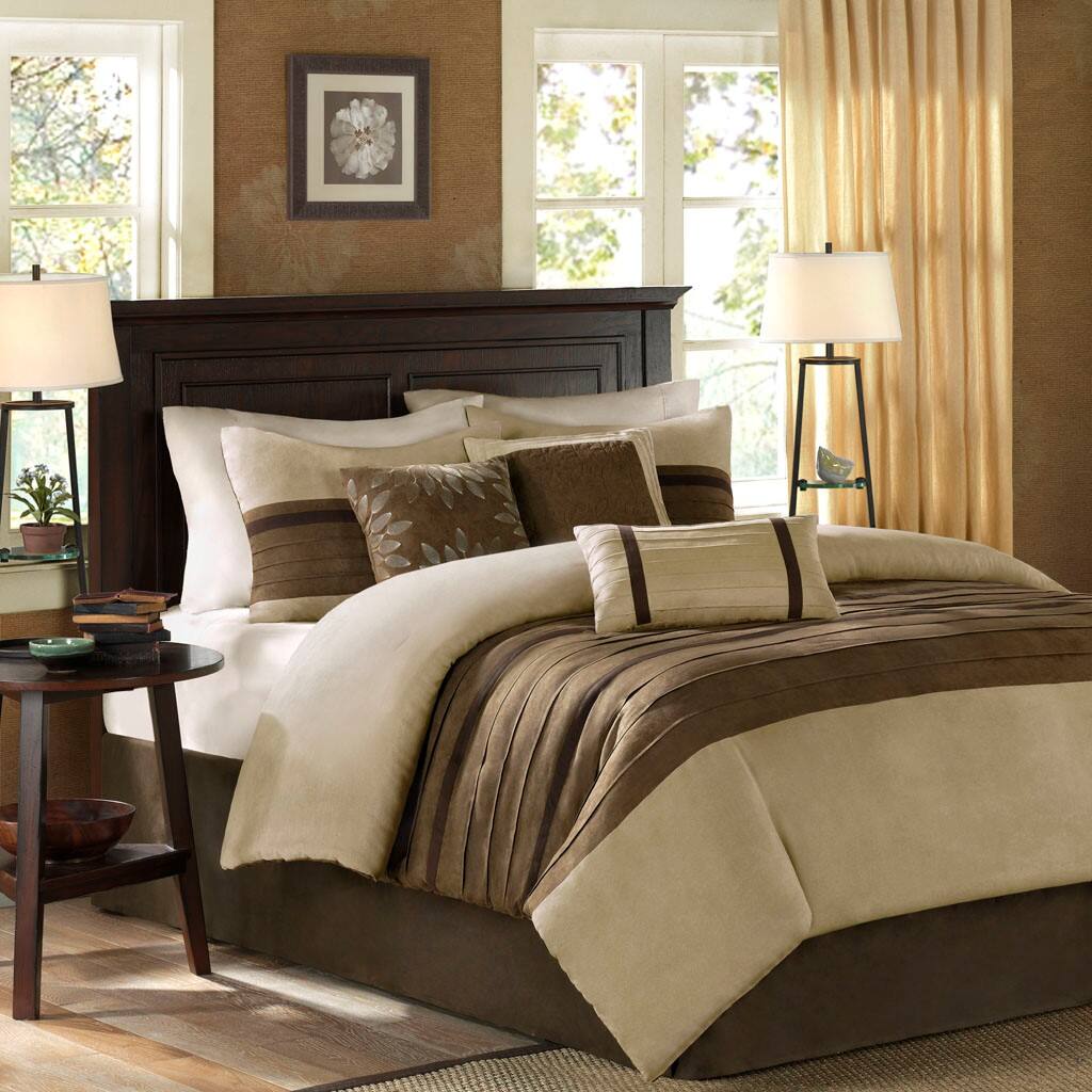 Alt View 4. Gracie Mills - Gracie Mills Bryony 7-Piece Microsuede Comforter Set - Natural.