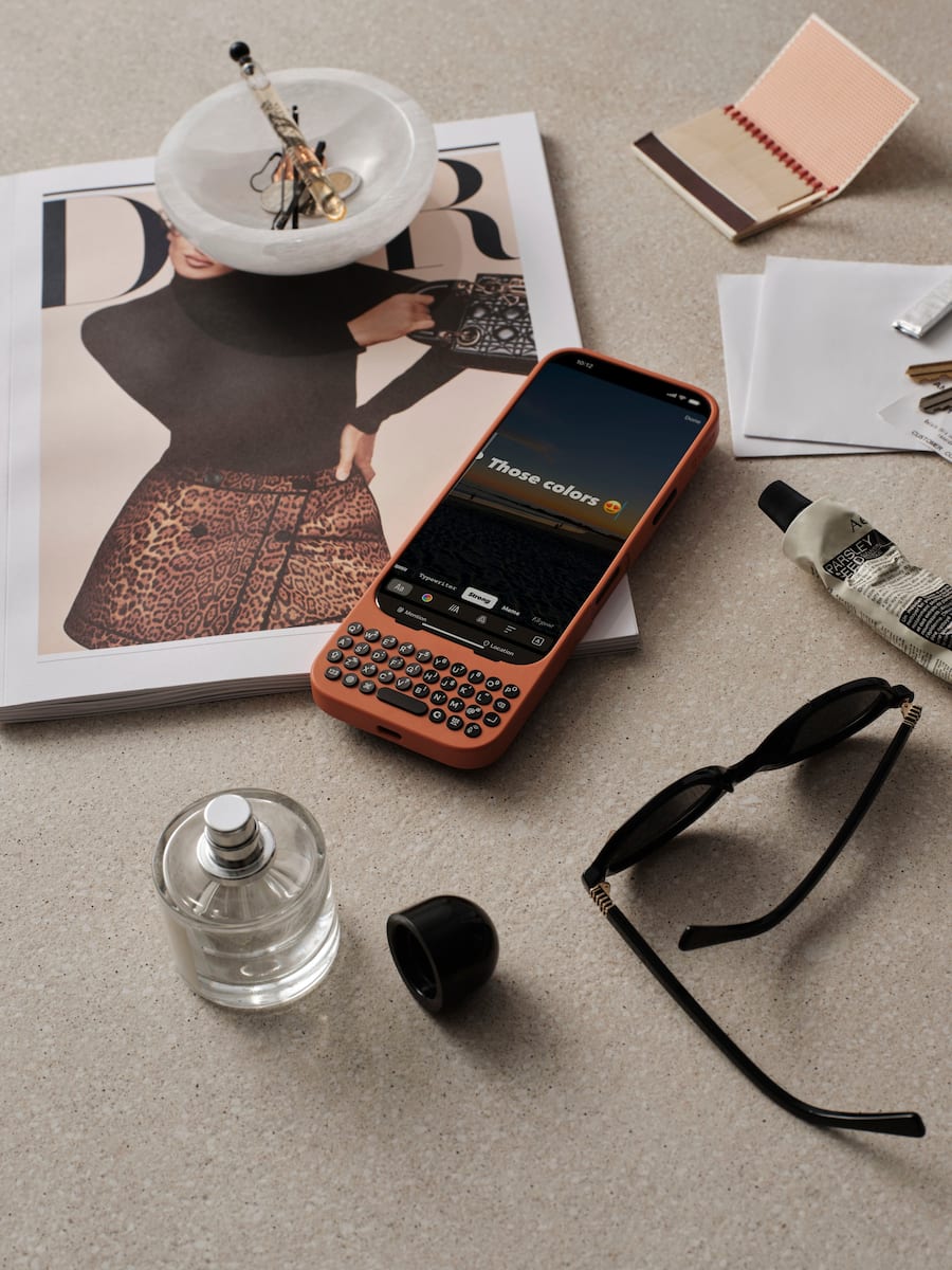 Clicks Keyboard for Apple iPhone 16 Pro Max Spice CK-6200-5 - Best Buy Clicks Keyboard for Apple iPhone 16 Pro Max Spice CK-6200-5 - Best Buy