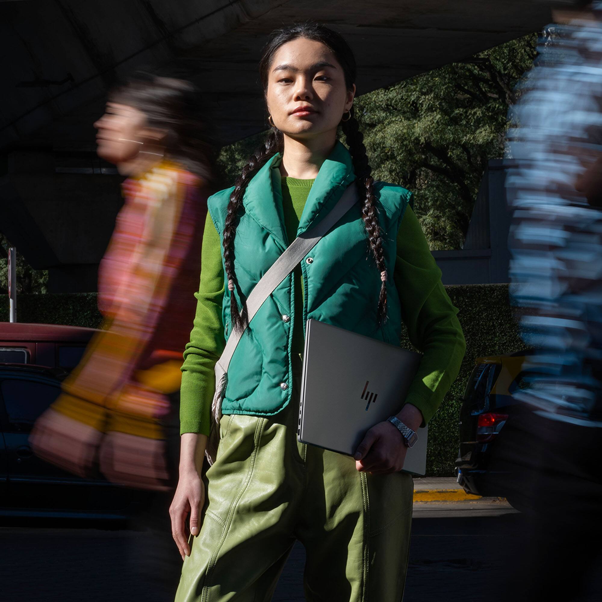 Alt View 14. HP - OmniBook X - 16" 2K OLED Touchscreen Laptop - Intel Core Ultra 9 (2026) - 32GB RAM - NVIDIA GeForce RTX 5050 - 1TB SSD - Meteor Silver.