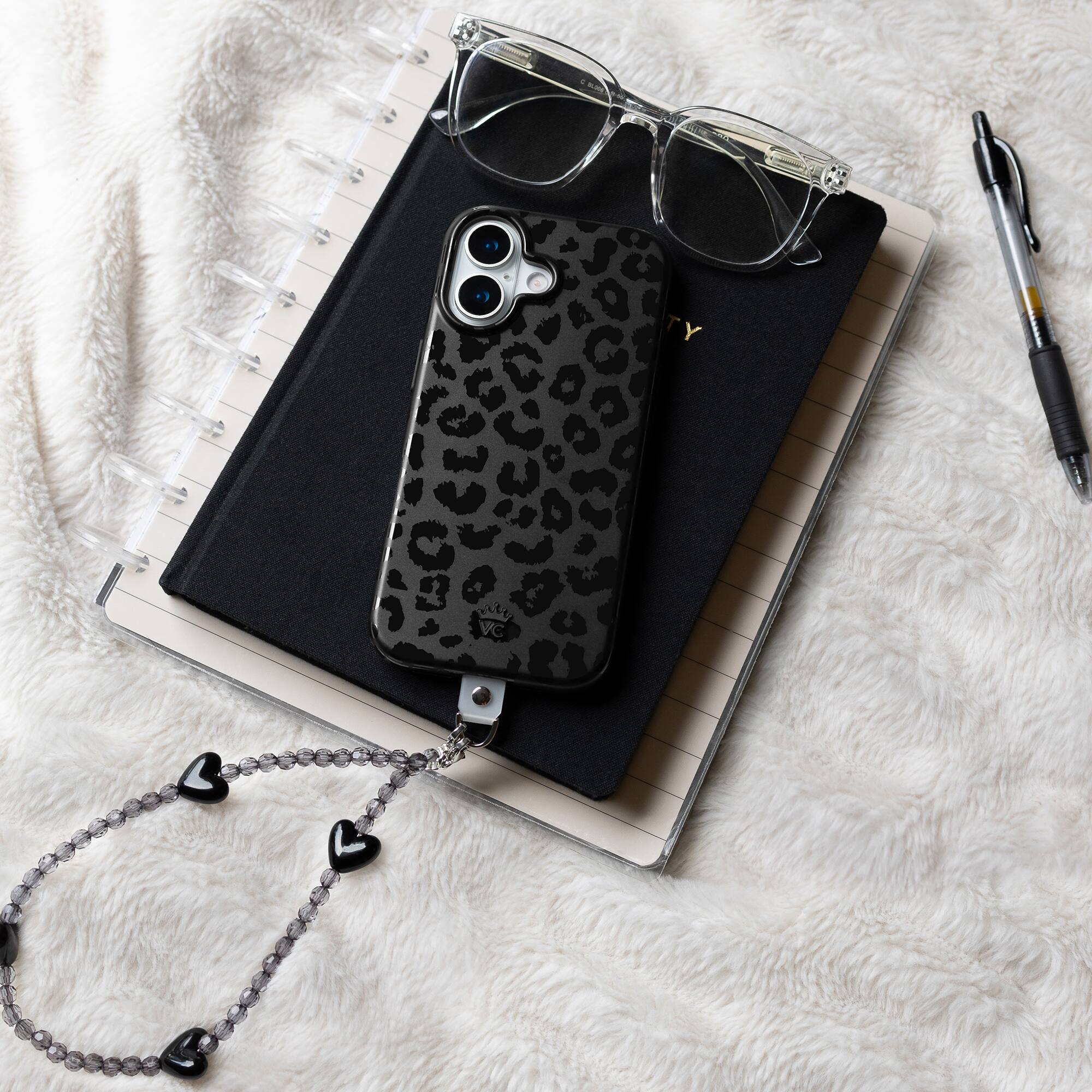 Alt View 4. VELVET CAVIAR - Phone Charm - Black Heart.