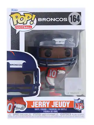Funko POP!
FOOTBALL
BRONCOS 164
JERRY JEUDY
VINYL FIGURE / FIGURINE EN VINYLE / FIGURA DE VINIL / FIGURA DE VINIL
WARNING: CHOKING HAZARD - Small parts. Not suitable for children under 36 months.
ATTENTION: DANGER D'ETOUFFEMENT - Petites pièces. Ne convient pas aux enfants de moins de 36 mois.
ADVERTENCIA: PELIGRO DE ASFIXIA - Partes pequeñas. No es adecuado para niños menores de 36 meses.
TFX
LA 788635251